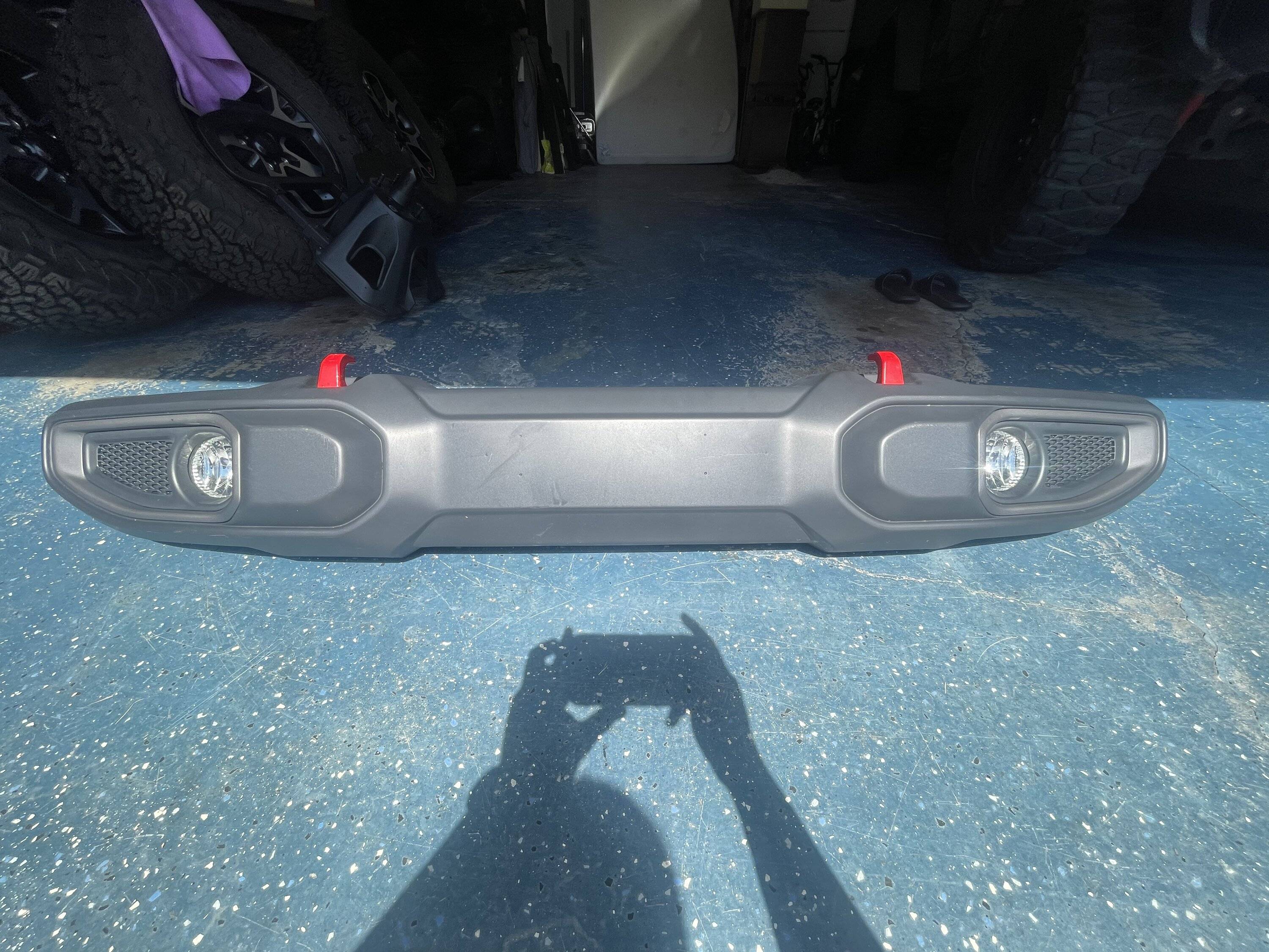 Jeep Wrangler JL Stock Rubicon front plastic bumper 5D32222E-2BE1-4C33-A435-FAC741BBF4DF