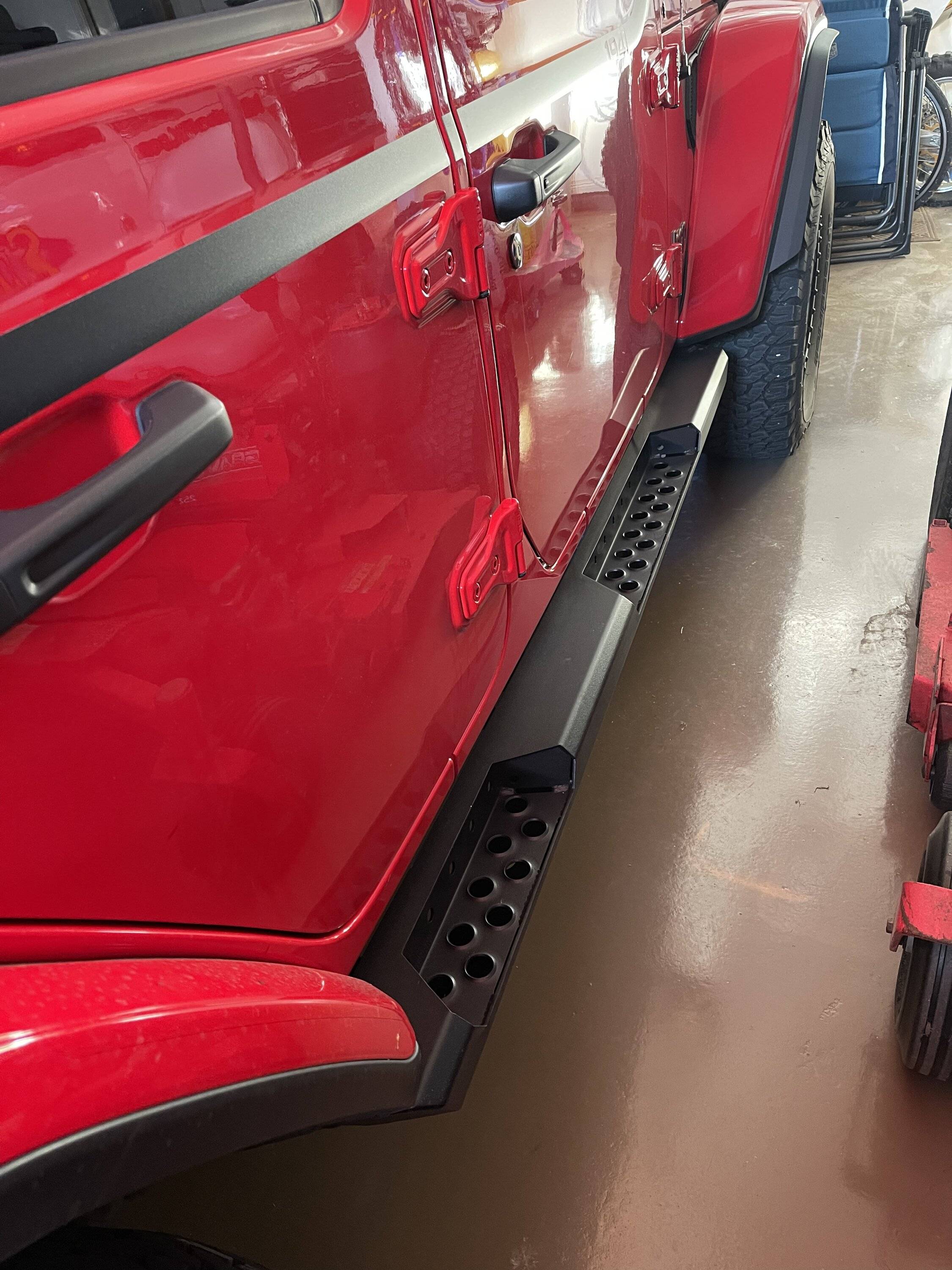 Jeep Wrangler JL Looking for side steps/rock sliders. Lets see them 56CE92E2-6A49-4DF2-8CDC-5F3DBE76900F