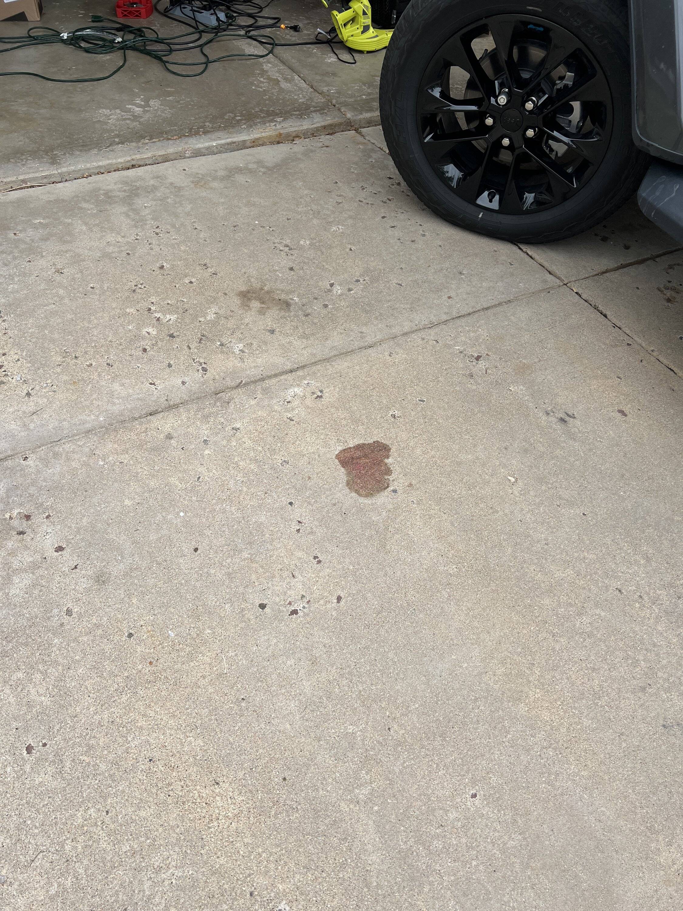 Jeep Wrangler JL 2022 w/6k Miles Leaking Coolant IMG_4004.JPEG