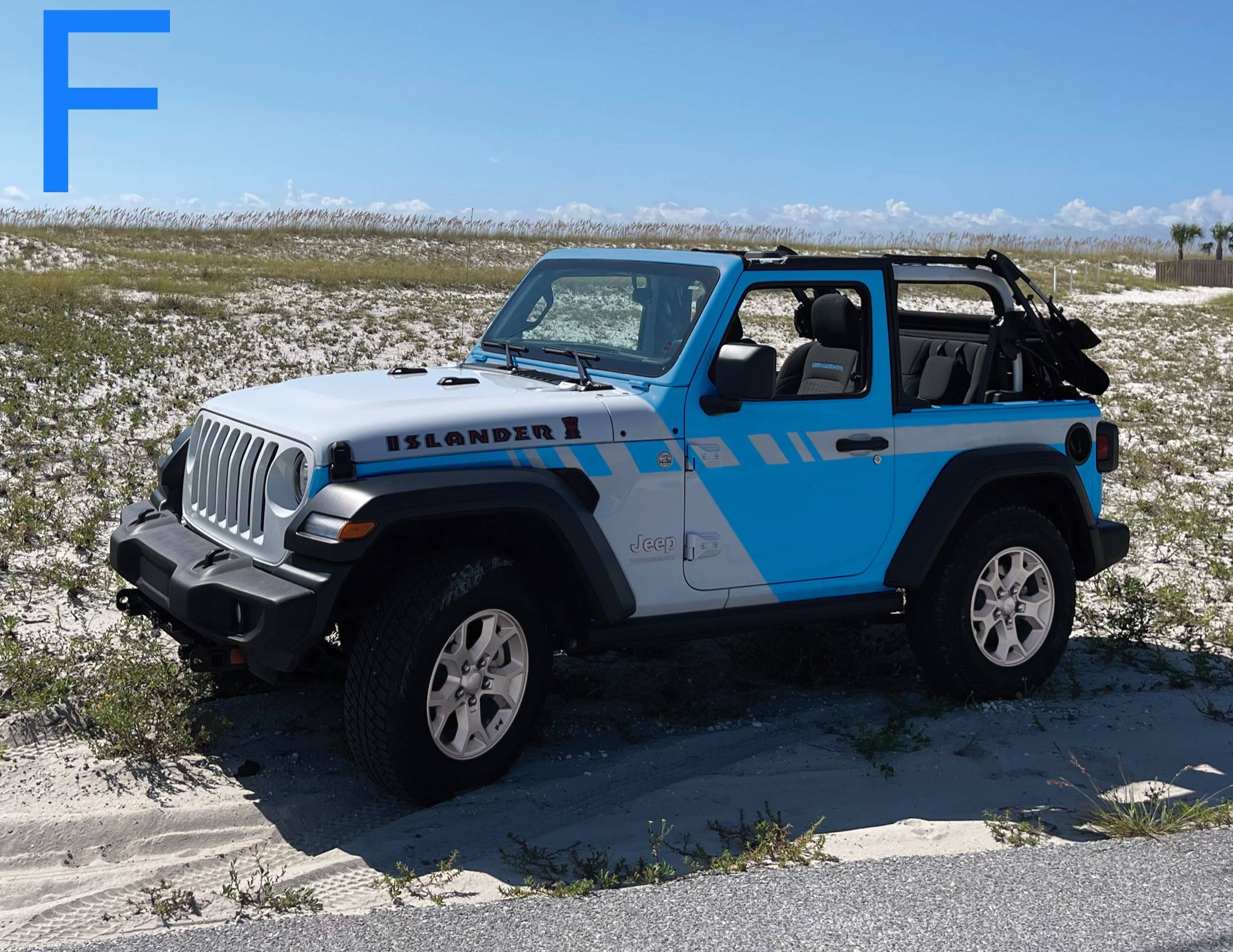 Jeep Wrangler JL Which 2 tone do you like best? 6920559C-93F2-48C8-A818-6DC8422A5A1D