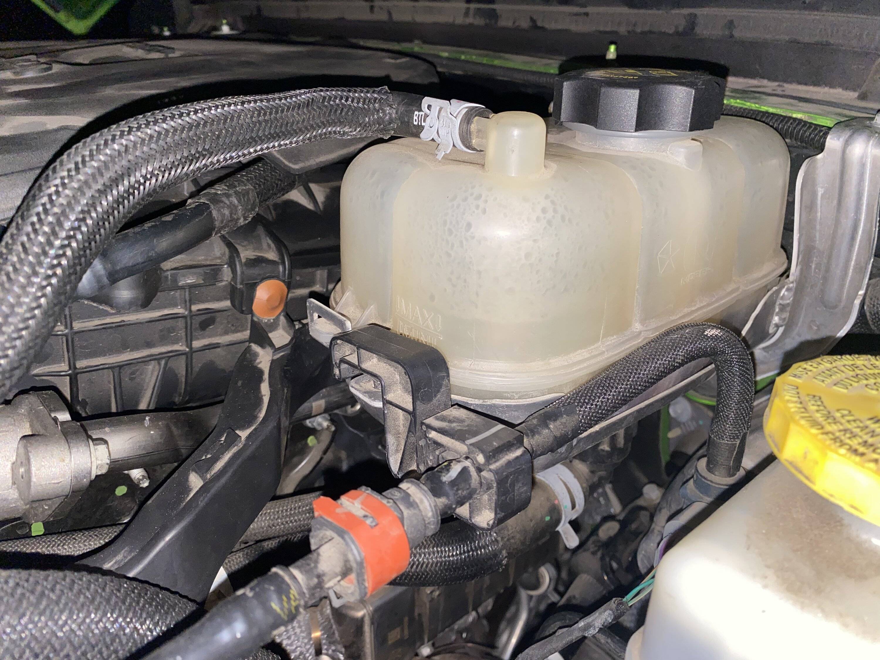 Jeep Wrangler JL Engine coolant level? 153AF065-6669-4F01-81CB-E120F17DEABD