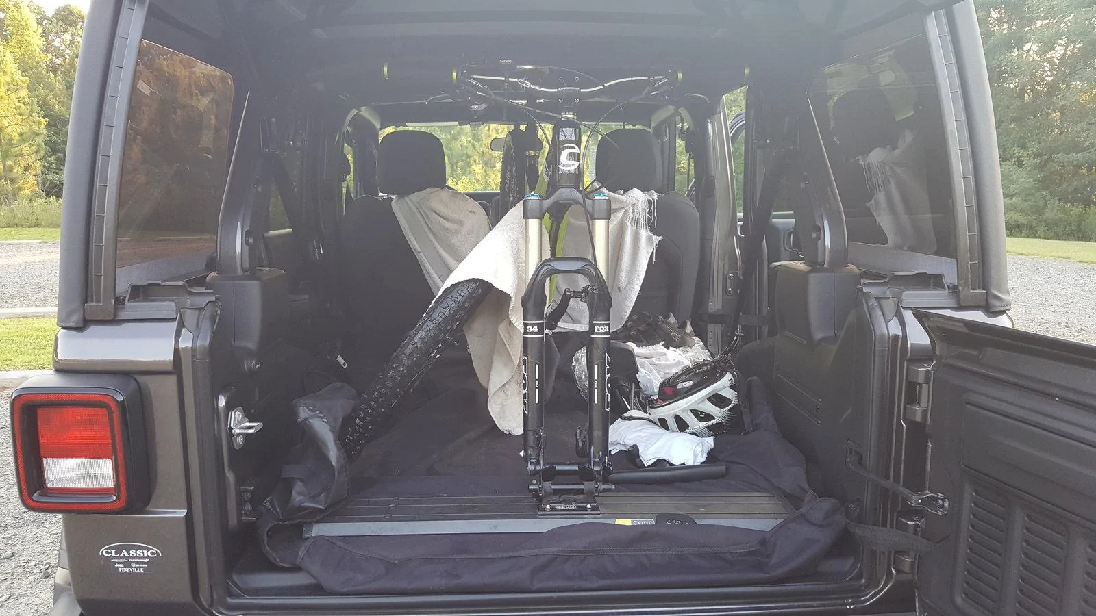 Jeep Wrangler JL Bike Rack Options?? 20180710_195232