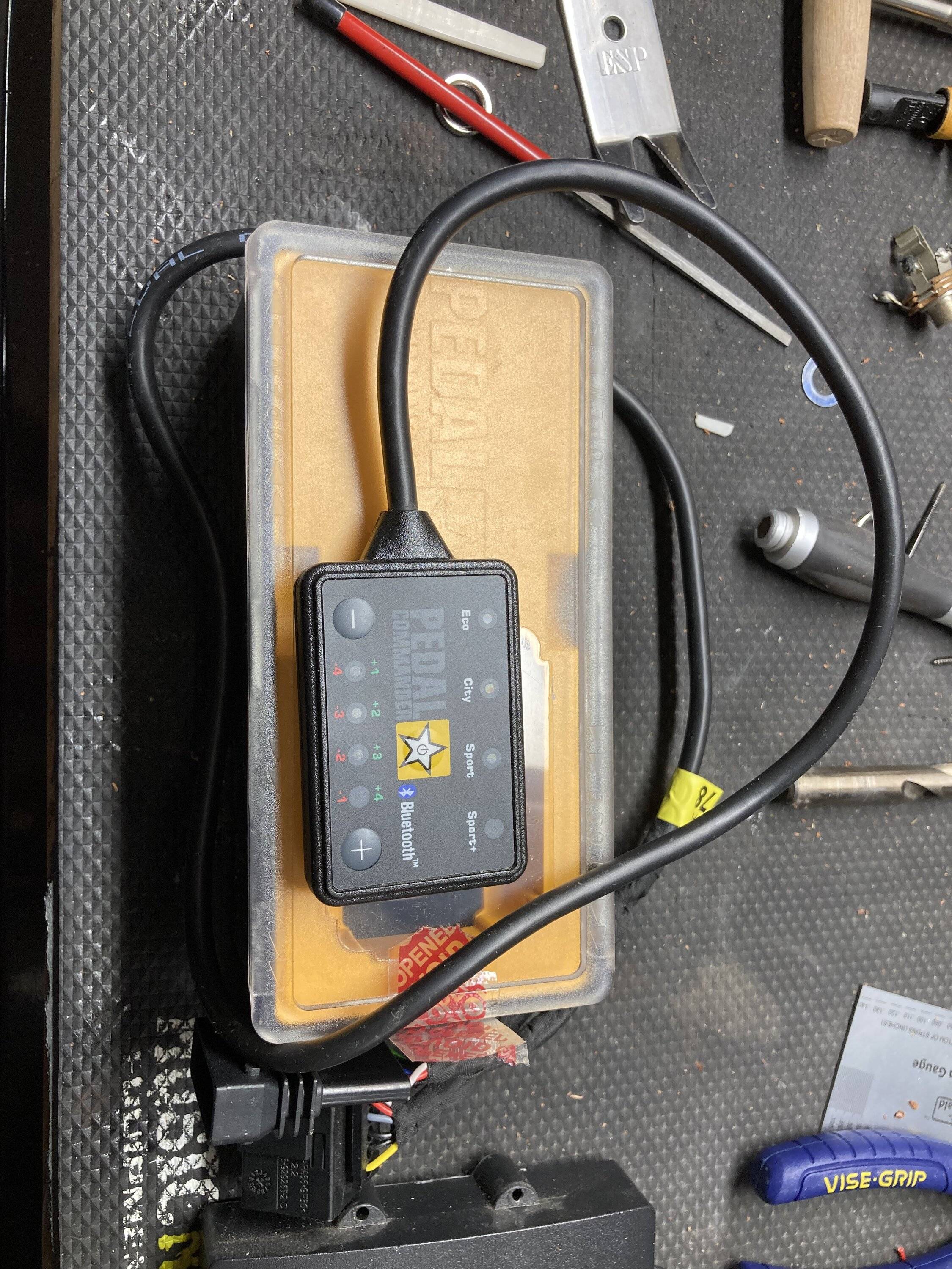 Jeep Wrangler JL Pedal Commander and Tazer Lite E8874504-97BD-4A0D-828E-AB869D777A27
