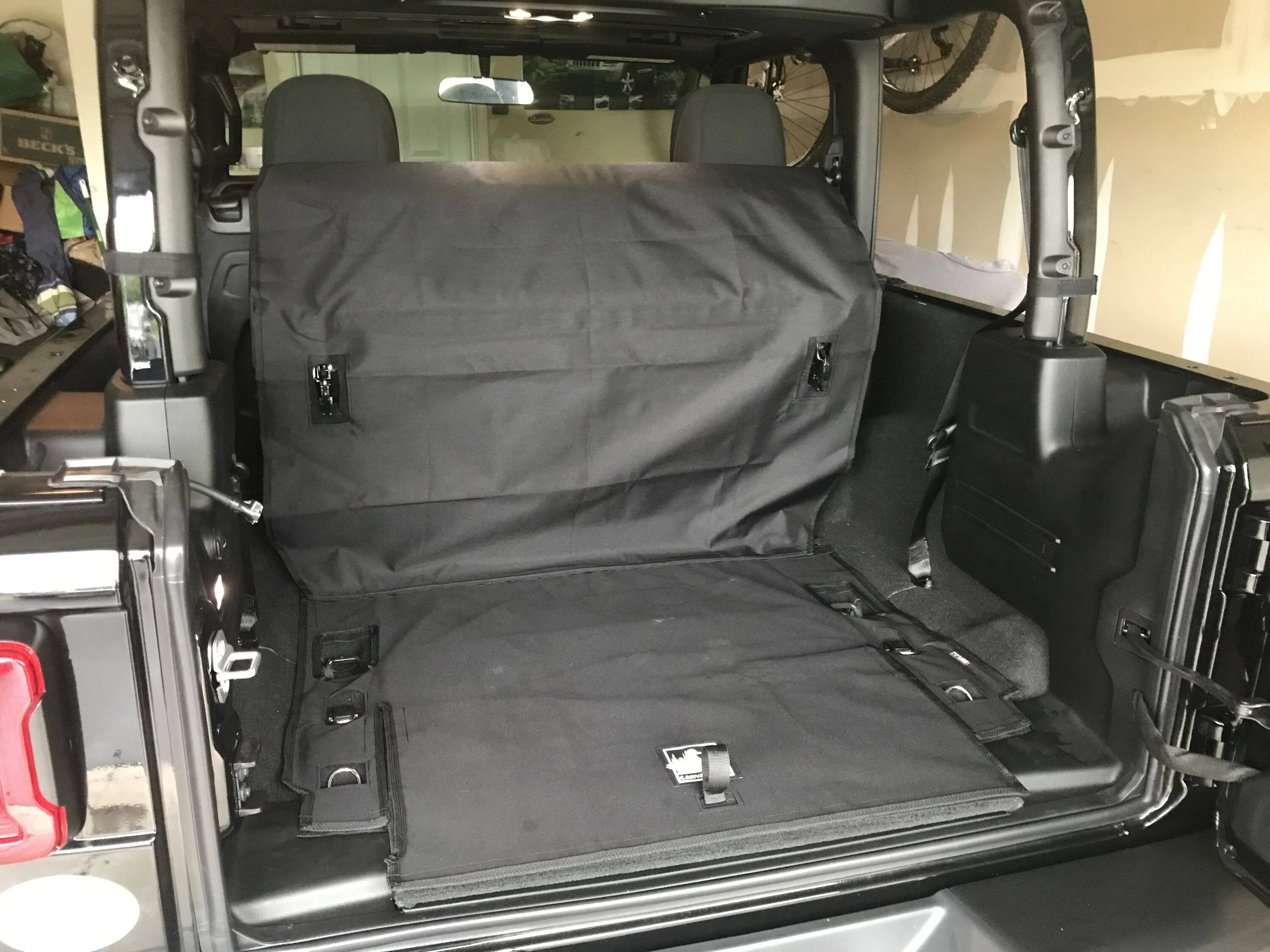 Jeep Wrangler JL Cargo liner question BDA1661A-C4DD-4552-B2BD-67940A4E2D7E