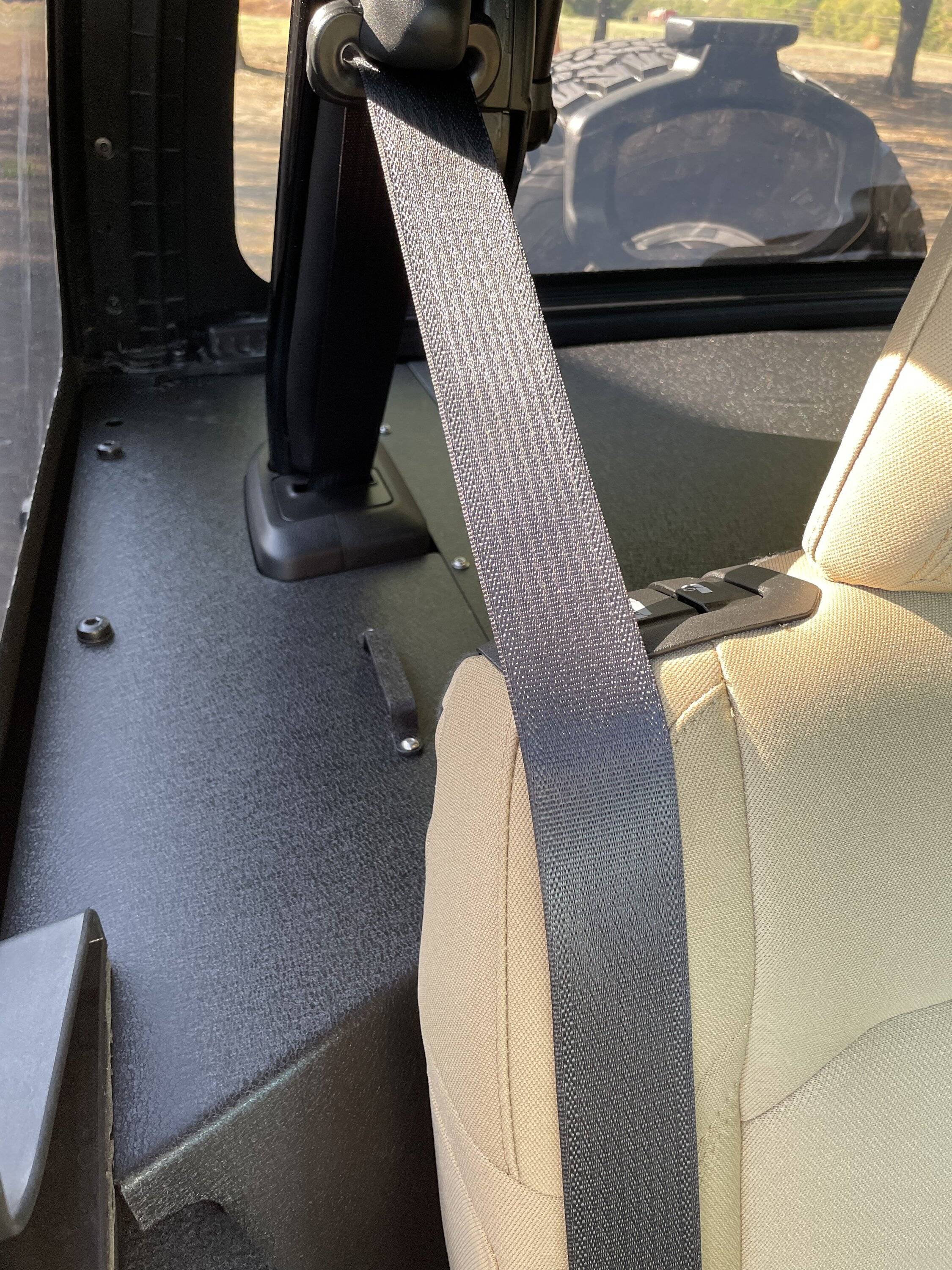 Jeep Wrangler JL DV8 Rear Storage Security Cover for JLU 751A64D3-A3EB-43B4-9DA7-55CE0D2EB821