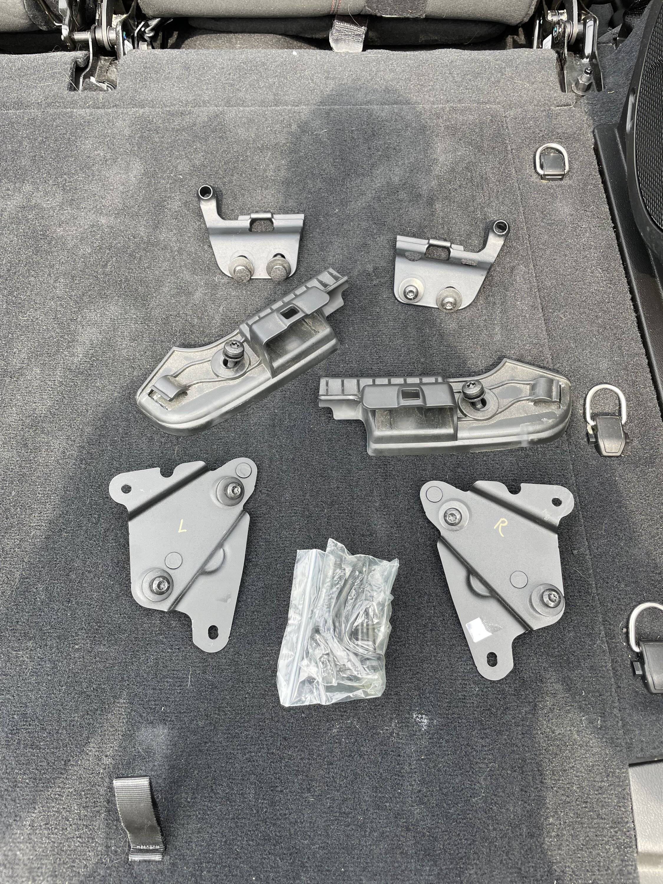 Jeep Wrangler JL JLU Soft Top 696CB567-79FA-4223-AAB0-E4B57C110873