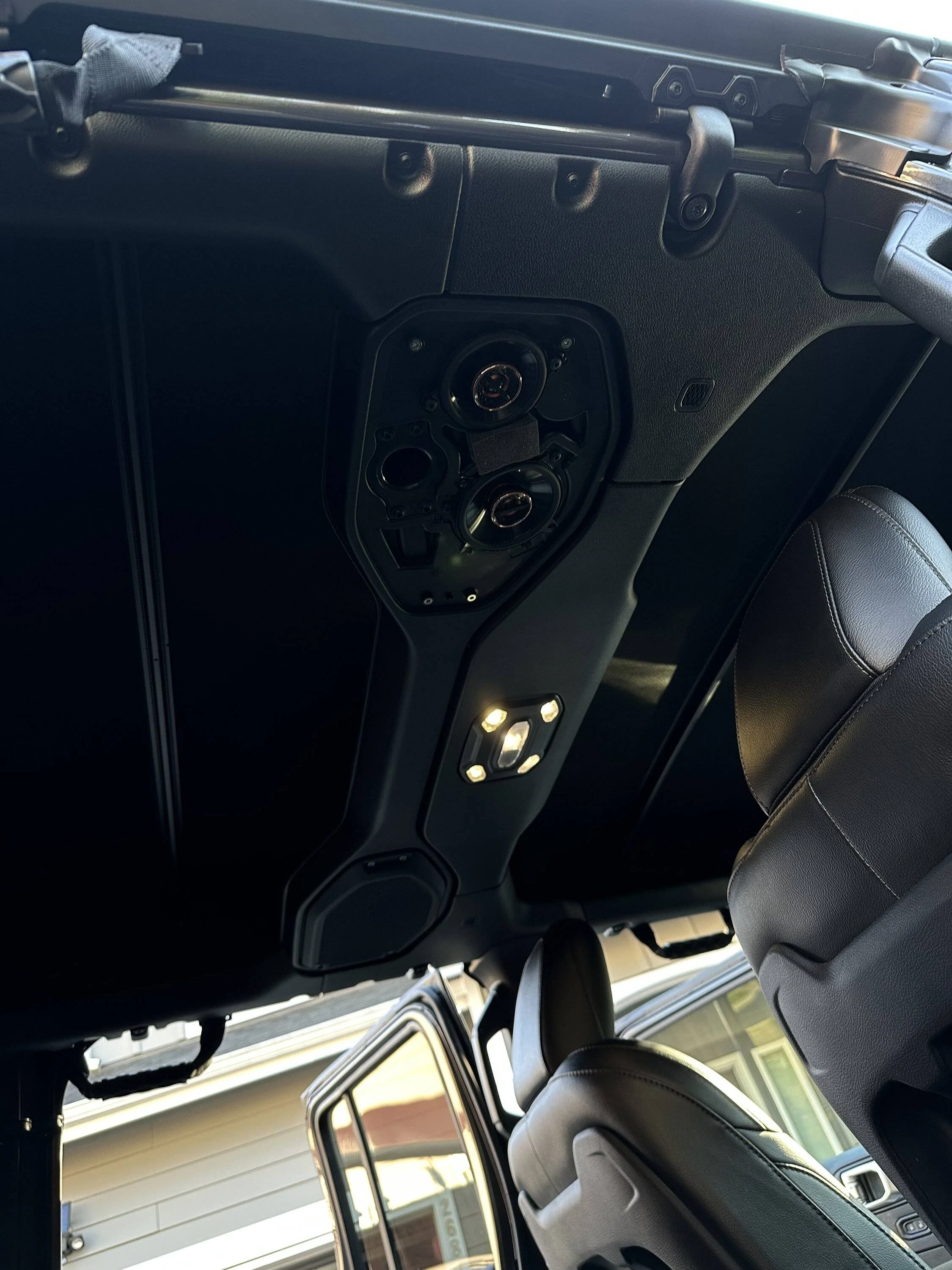 Jeep Wrangler JL Alpine speakers vs kicker DS vs Infinity Reference IMG_0107