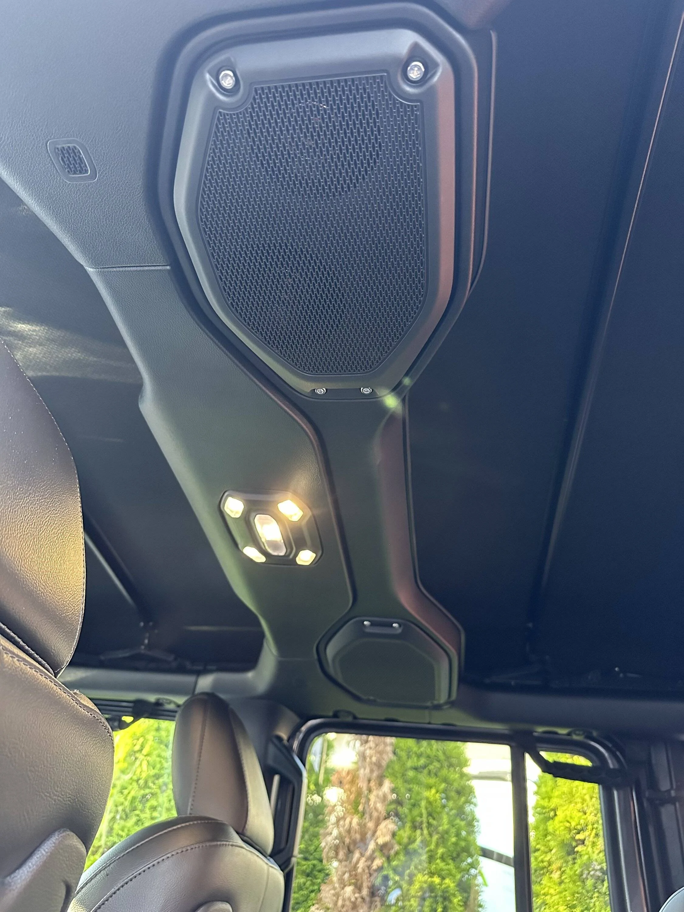 Jeep Wrangler JL Alpine speakers vs kicker DS vs Infinity Reference IMG_0108