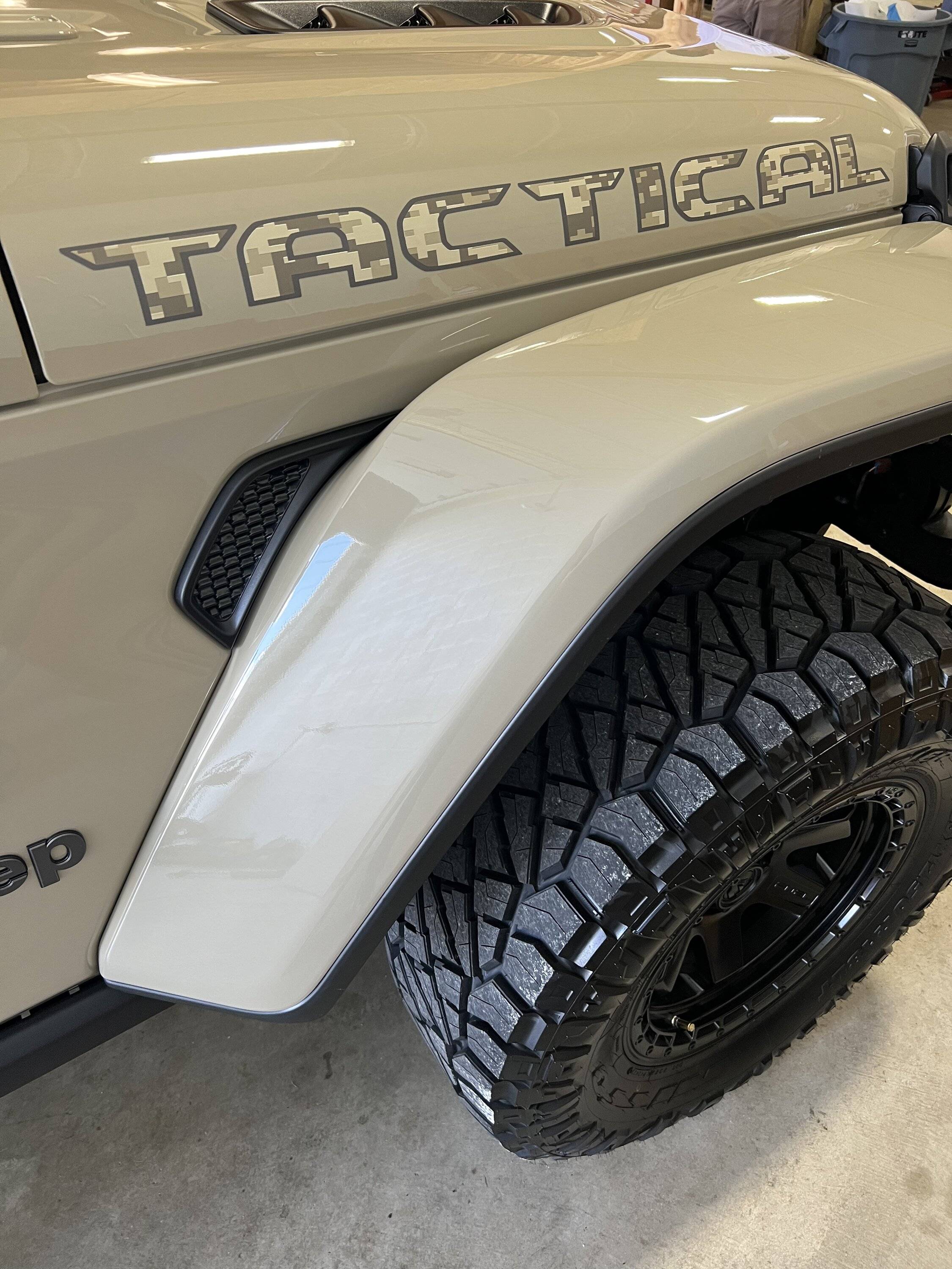Jeep Wrangler JL Jeep Graphic Studio D102A73A-91B7-41D3-9B11-36DDF958C6DA