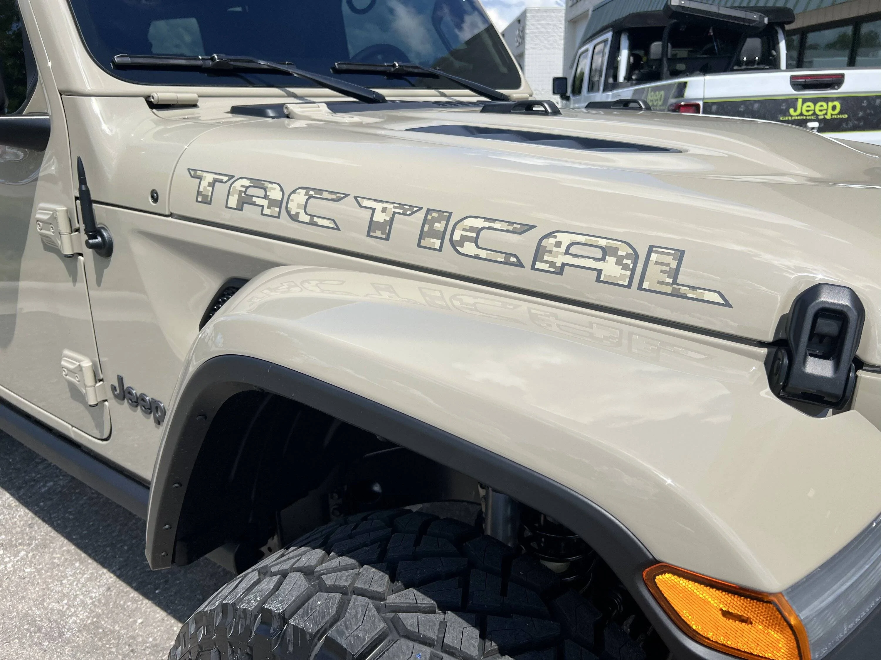 Jeep Wrangler JL Jeep Graphic Studio EF9830C5-1936-4040-AD67-3661D6961F7D