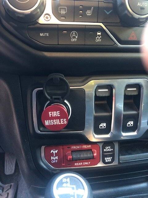 Jeep Wrangler JL What does this do?? missiles
