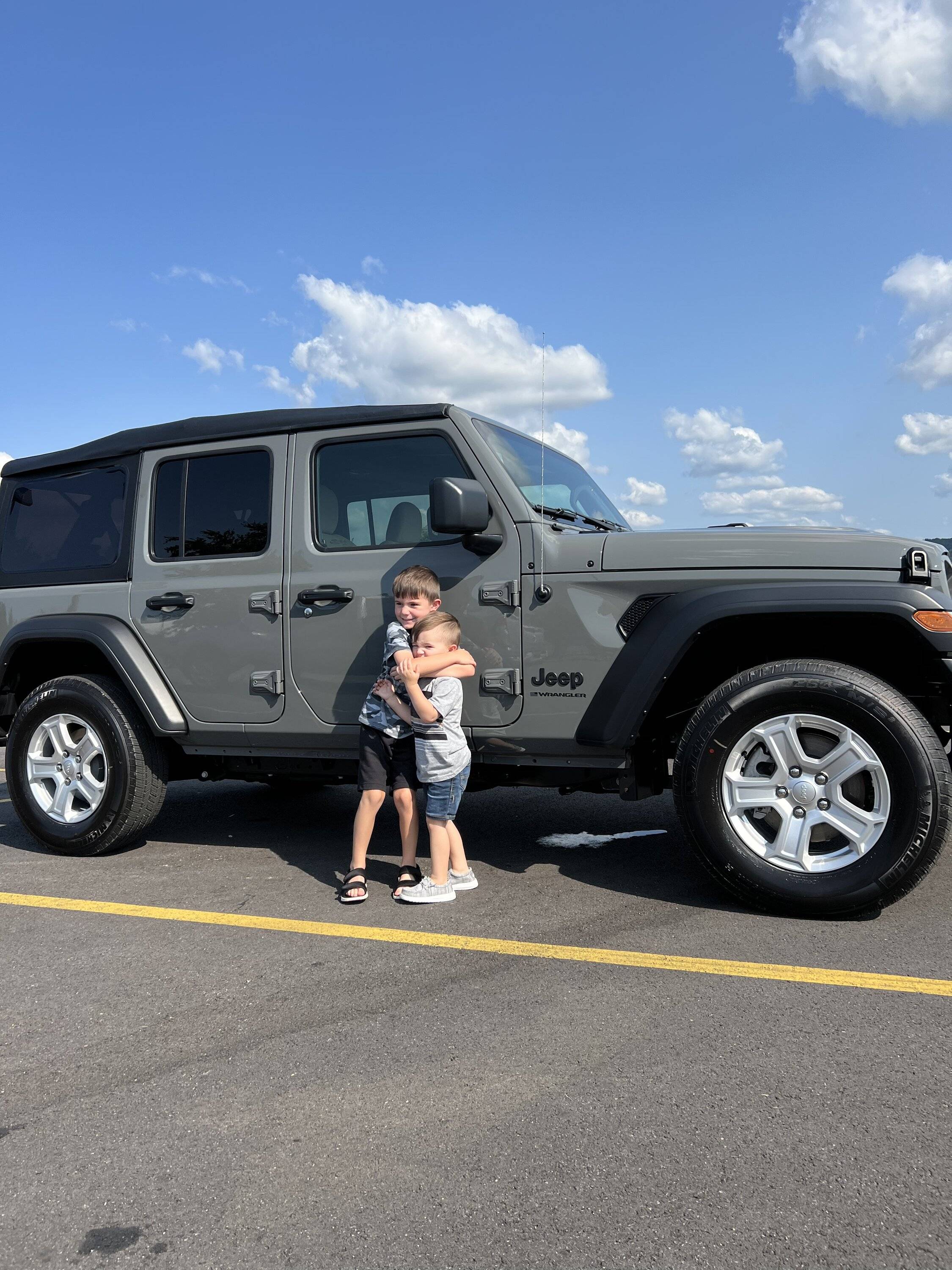 Jeep Wrangler JL 2023 JLU Sting Gray  (865_JLU) FC3D0F70-9E77-4358-B4DB-55BDFE07891A