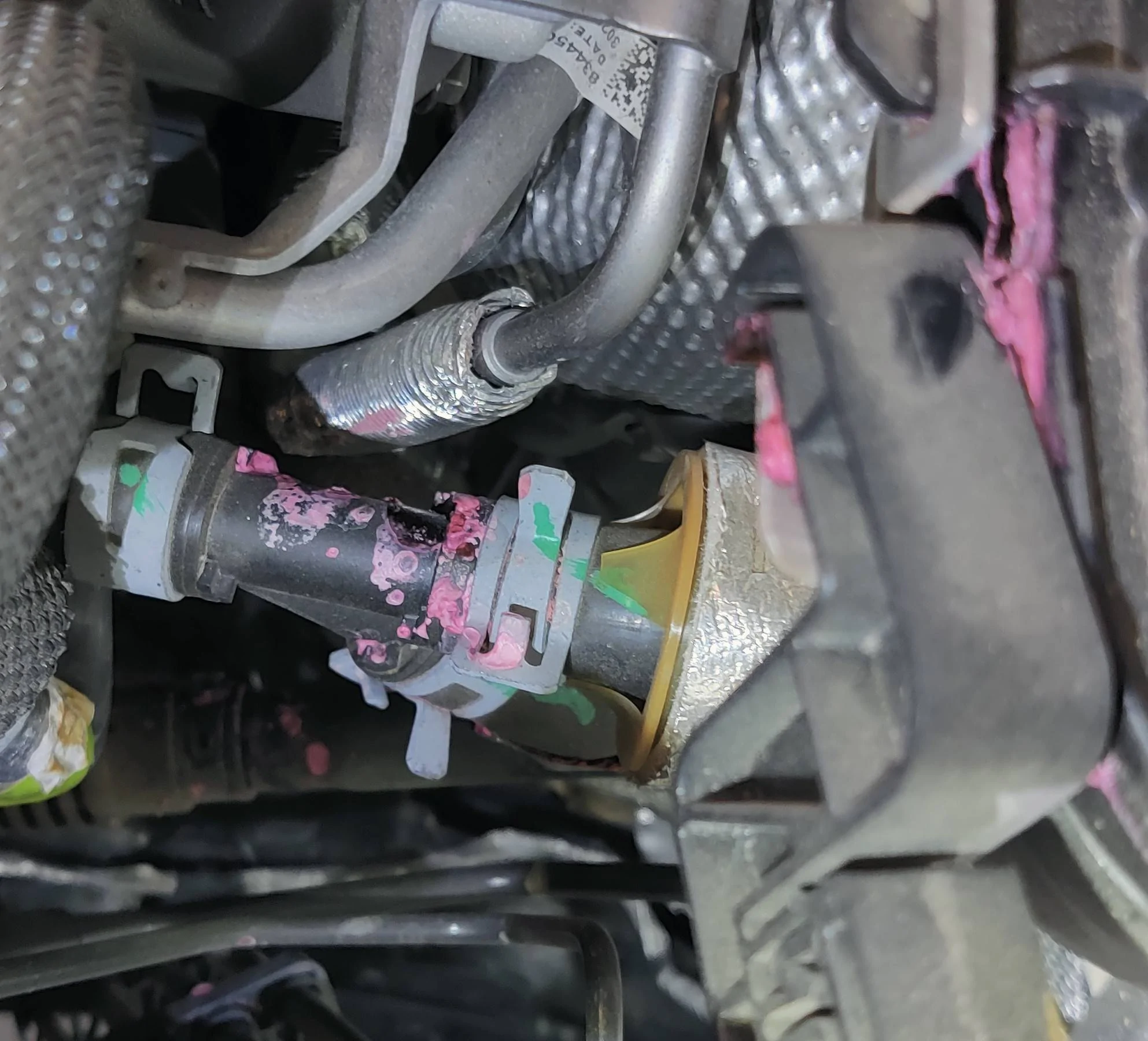 Jeep Wrangler JL 2.0L coolant reservoir leaking IMG_20221010_132024~2