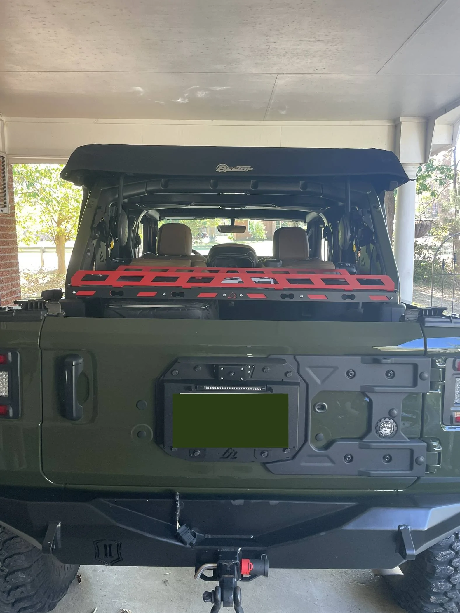 Jeep Wrangler JL soft top slashed and contents stolen 0A590C79-7E02-4BD4-95A3-D4EDC5AFDD6D