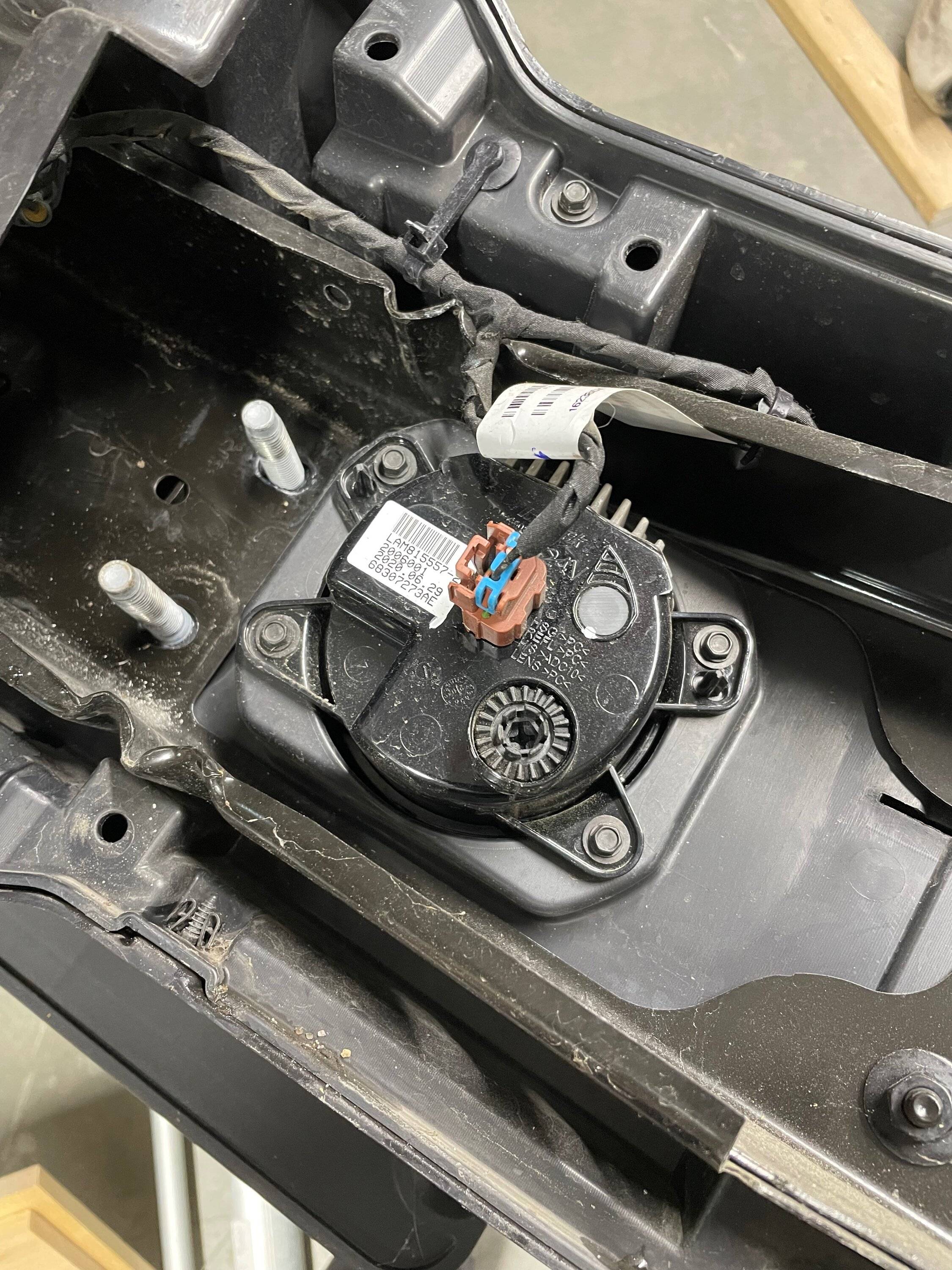 Jeep Wrangler JL OEM LED Fog Lights (two different types???) 4 tab LED fo
