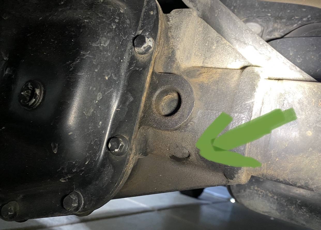 Jeep Wrangler JL Leak from hole on dana 44 rear? DANA 44 REAR AXLE LEAK PIC