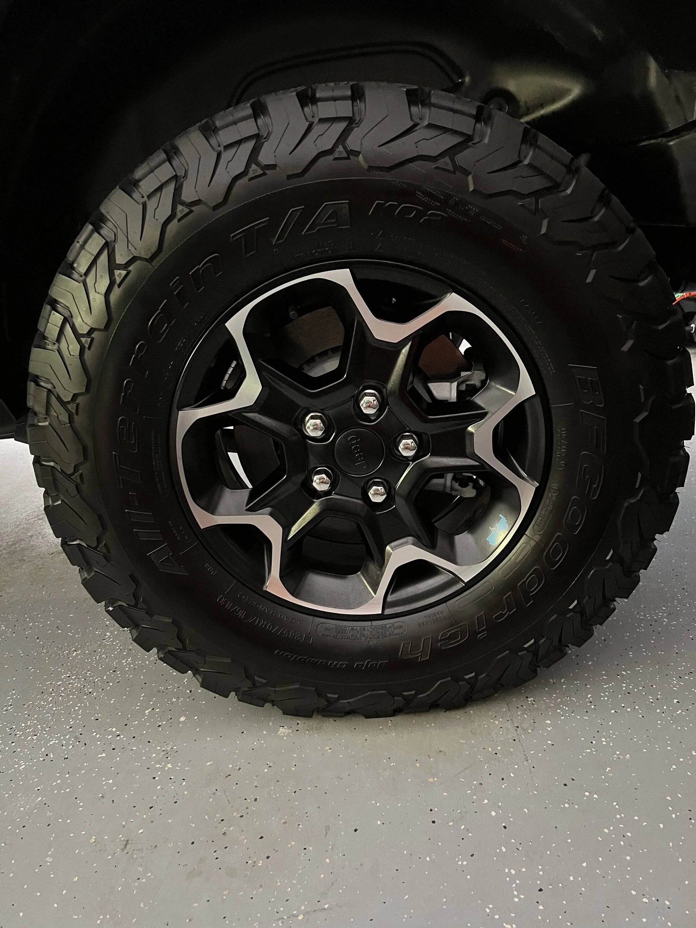 Jeep Wrangler JL Rubicon 4xe Wheels/Tires A3D48C94-A0FA-4212-984C-93E545110064