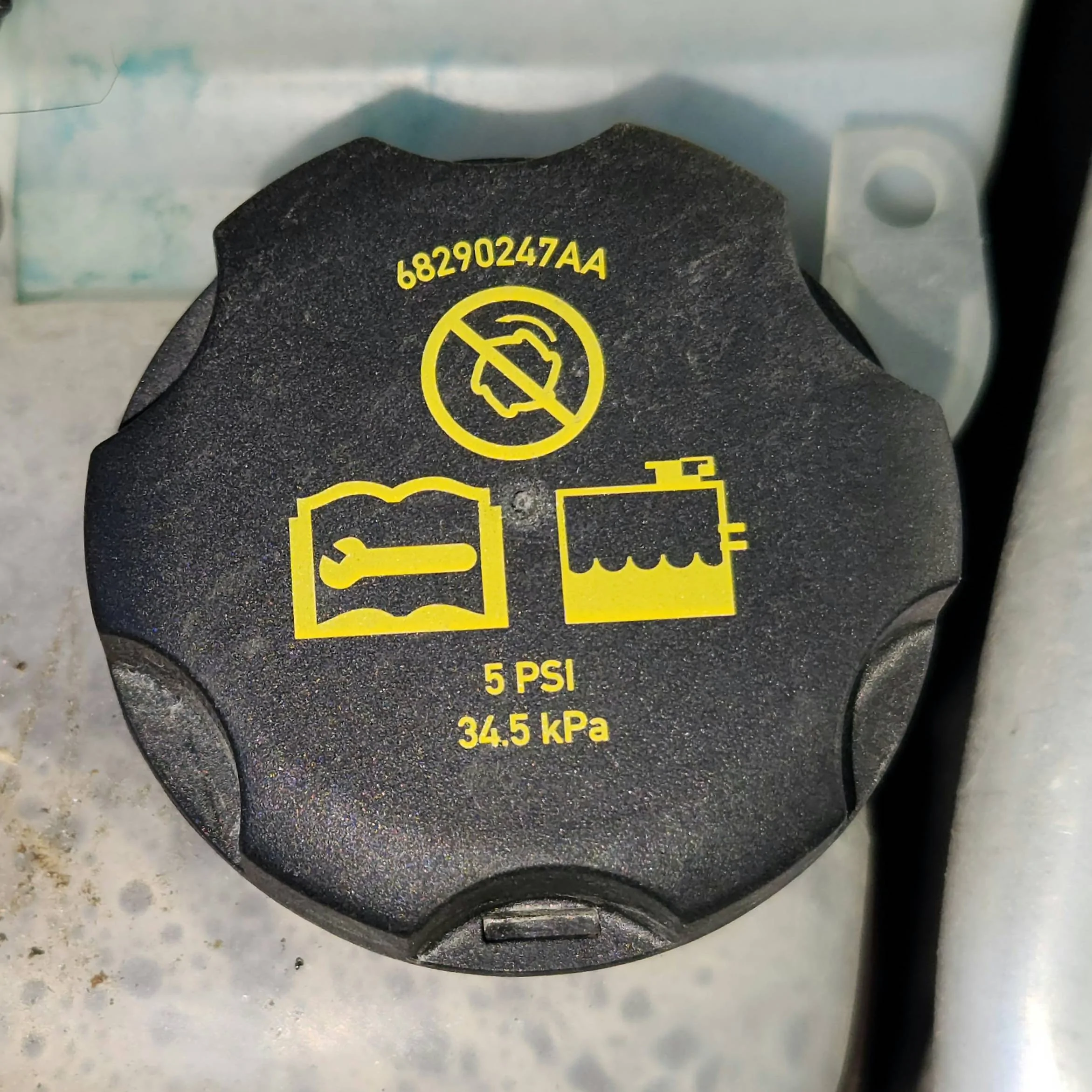 Jeep Wrangler JL 2.0 coolant top off frequency 20221015_083920
