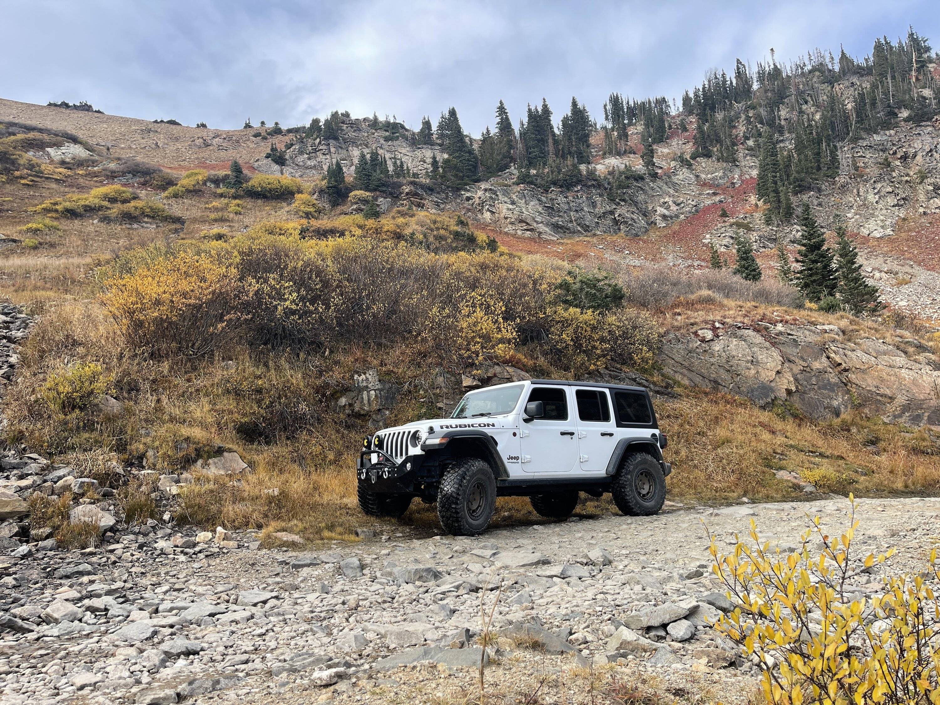 Jeep Wrangler JL Fall day near Rollins Pass 667178E8-1B23-4F22-9D18-1D49CB7E3B10