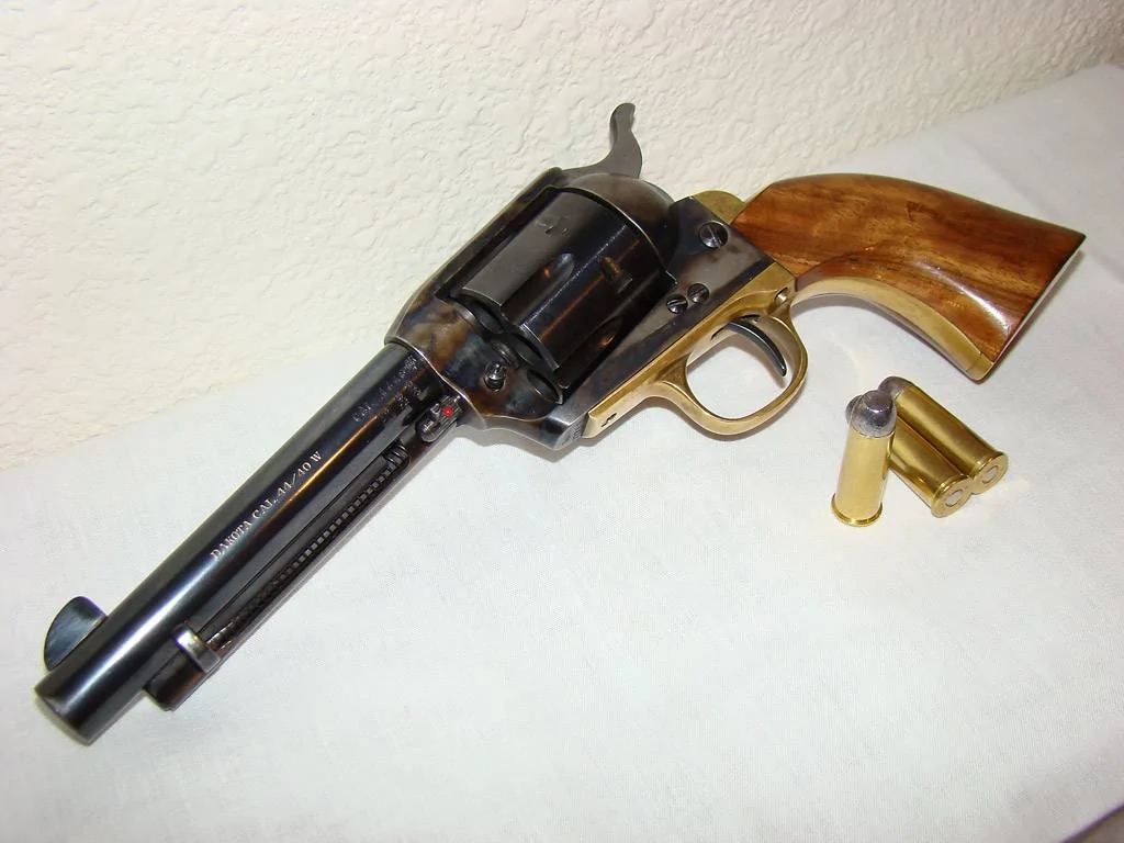 10.dakota.44-40.1.webp