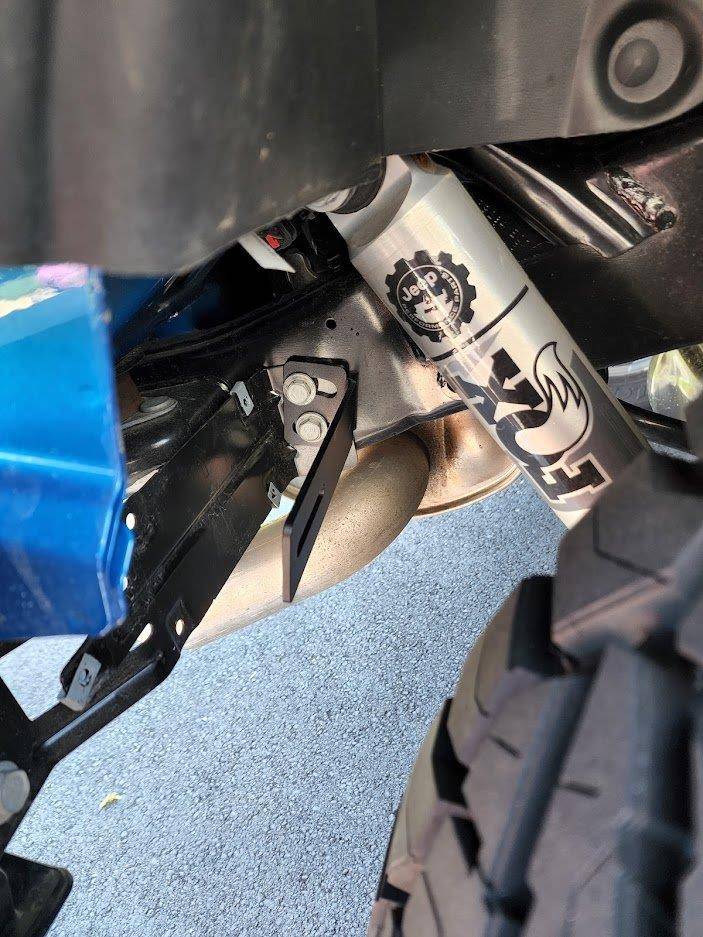 Jeep Wrangler JL Rokblokz rear mud guards bracket and rust Step1BracketOrientation