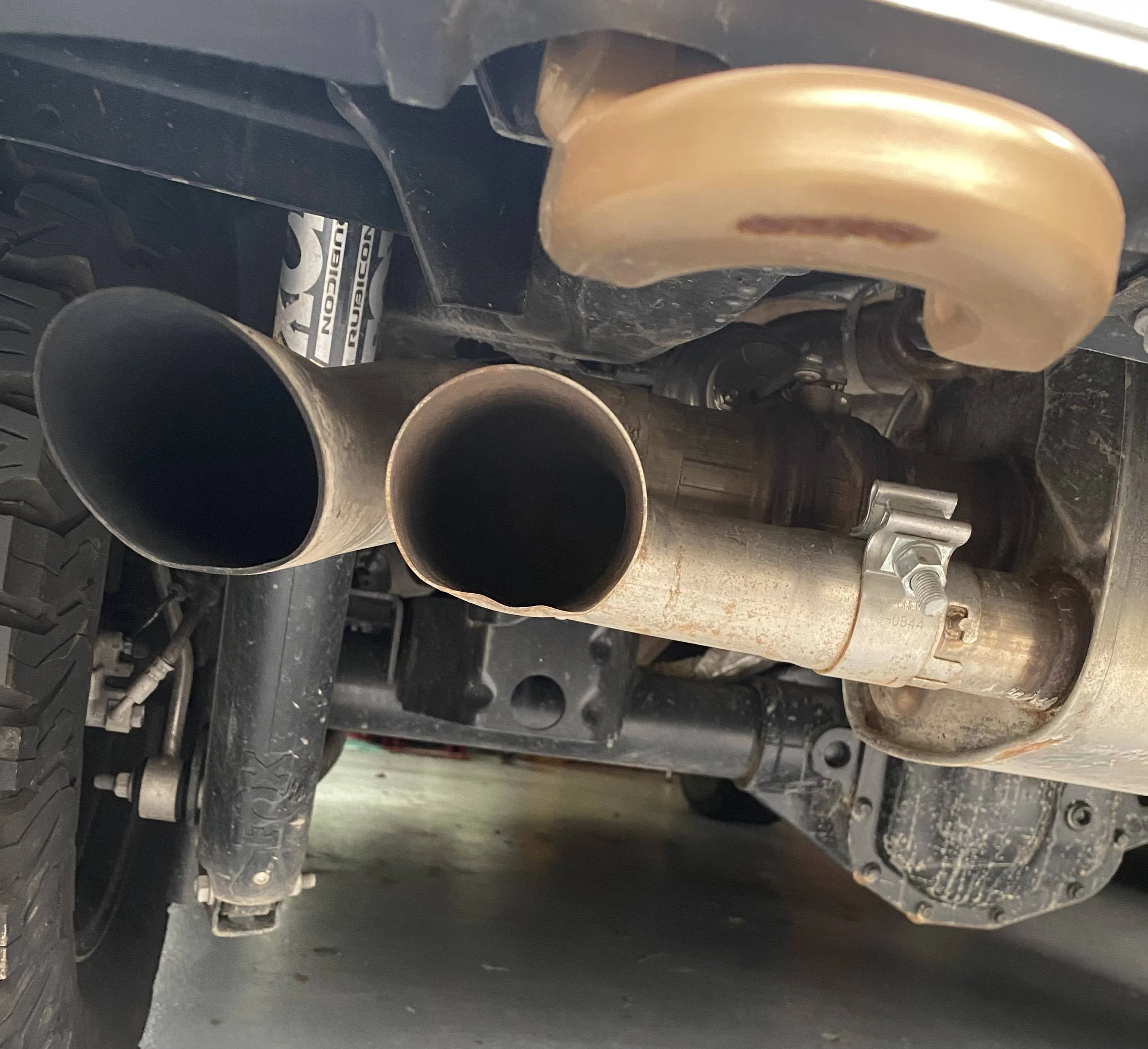 Jeep Wrangler JL Removing Exhaust Tips Before Going Off-road B9C22FC6-AB45-4D3A-862B-E6711CFB227B