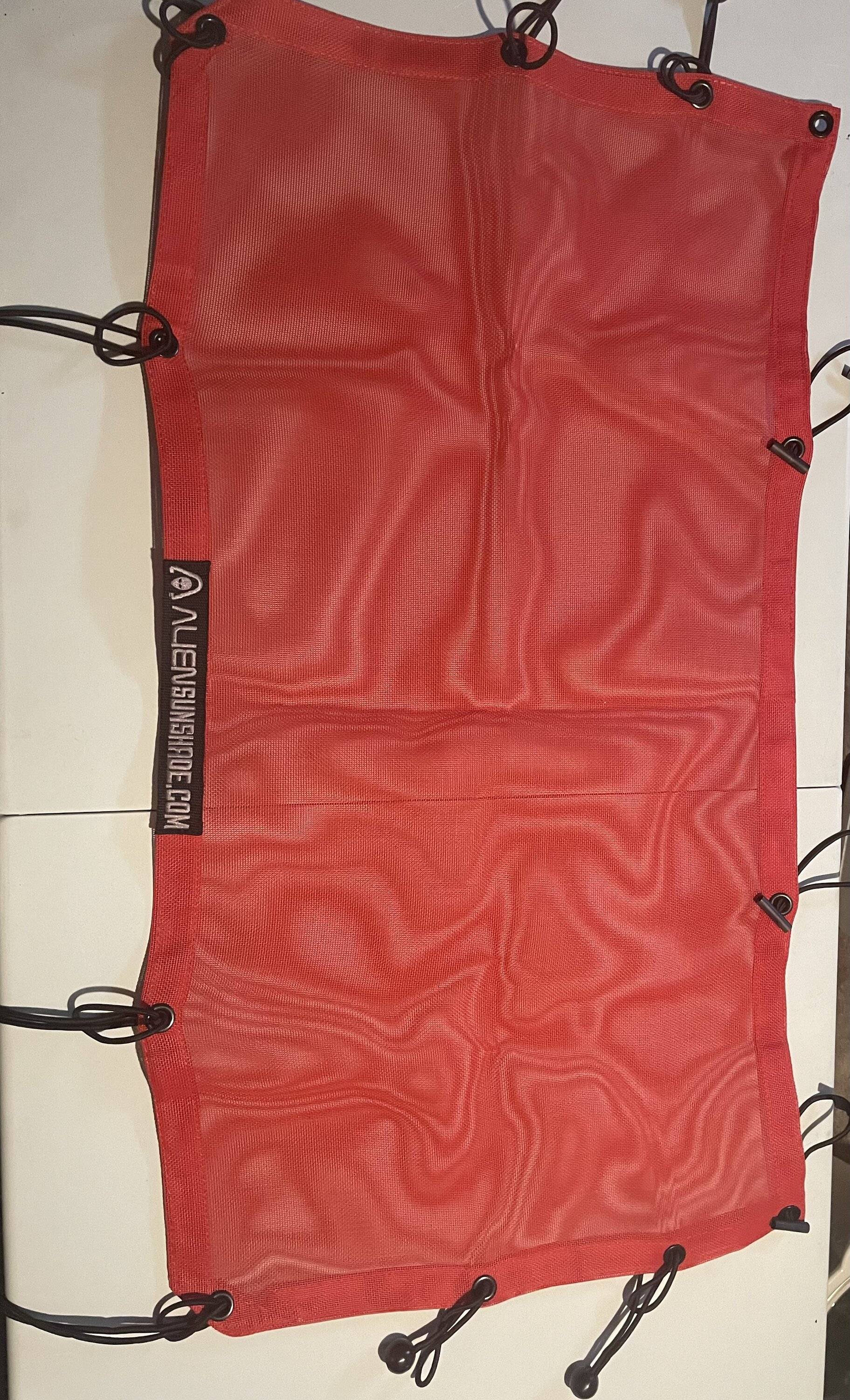 Jeep Wrangler JL Alien Sunshade Red 61E46028-A907-44B7-B681-71B8F3732F47