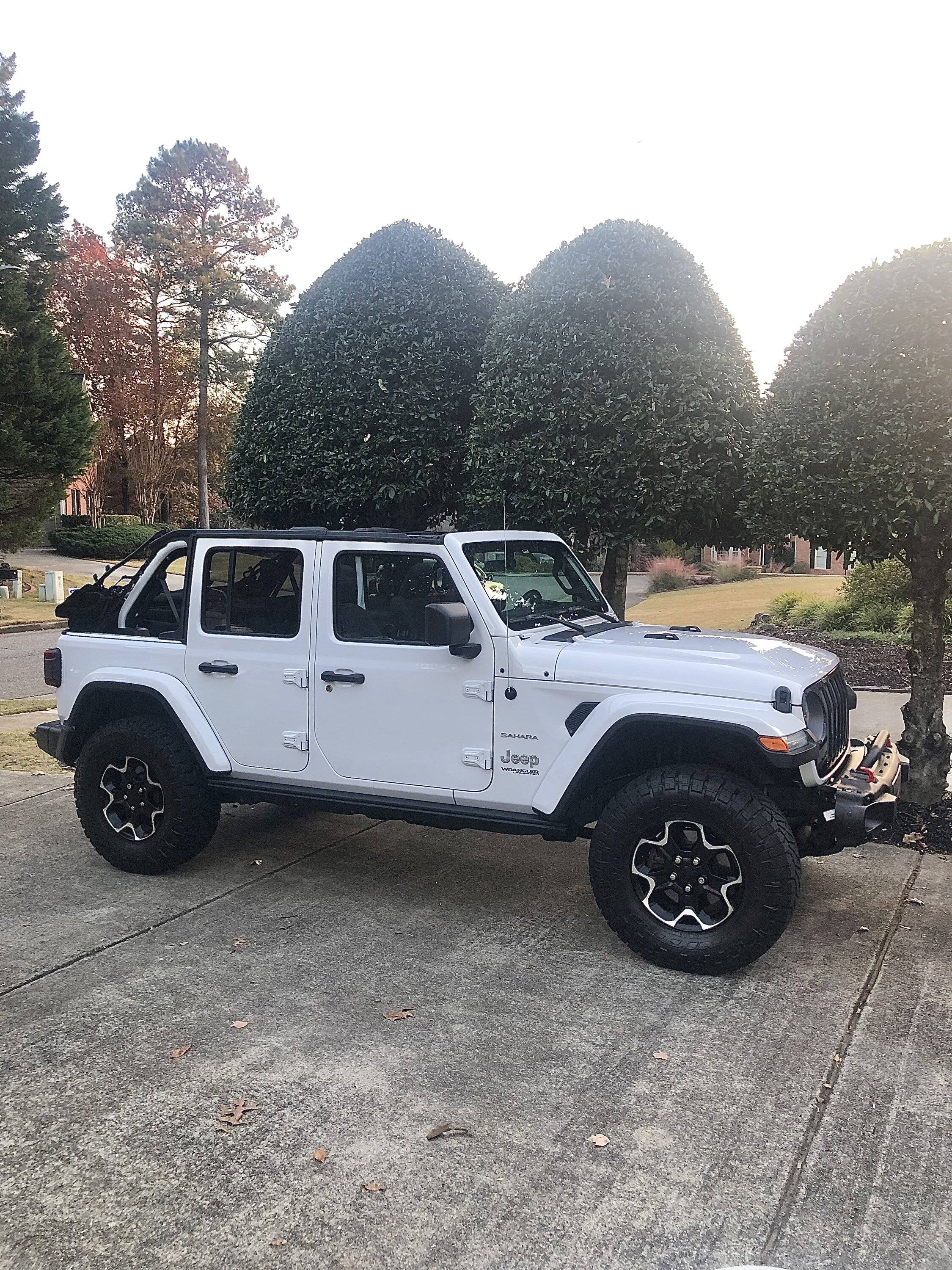 Jeep Wrangler JL Factory height differences 81CE1555-5C07-4665-9981-22DB14215106