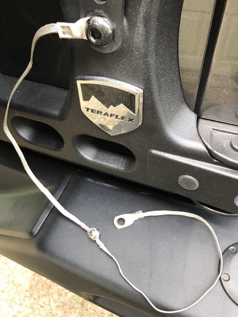 Jeep Wrangler JL Antenna mount using Mopar Reinforcement bracket 2b12da6d40ad6768d44ec23c11f89d6c