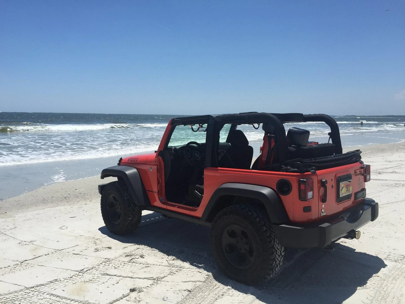 Jeep Wrangler JL Driving on the Beach IMG_0647