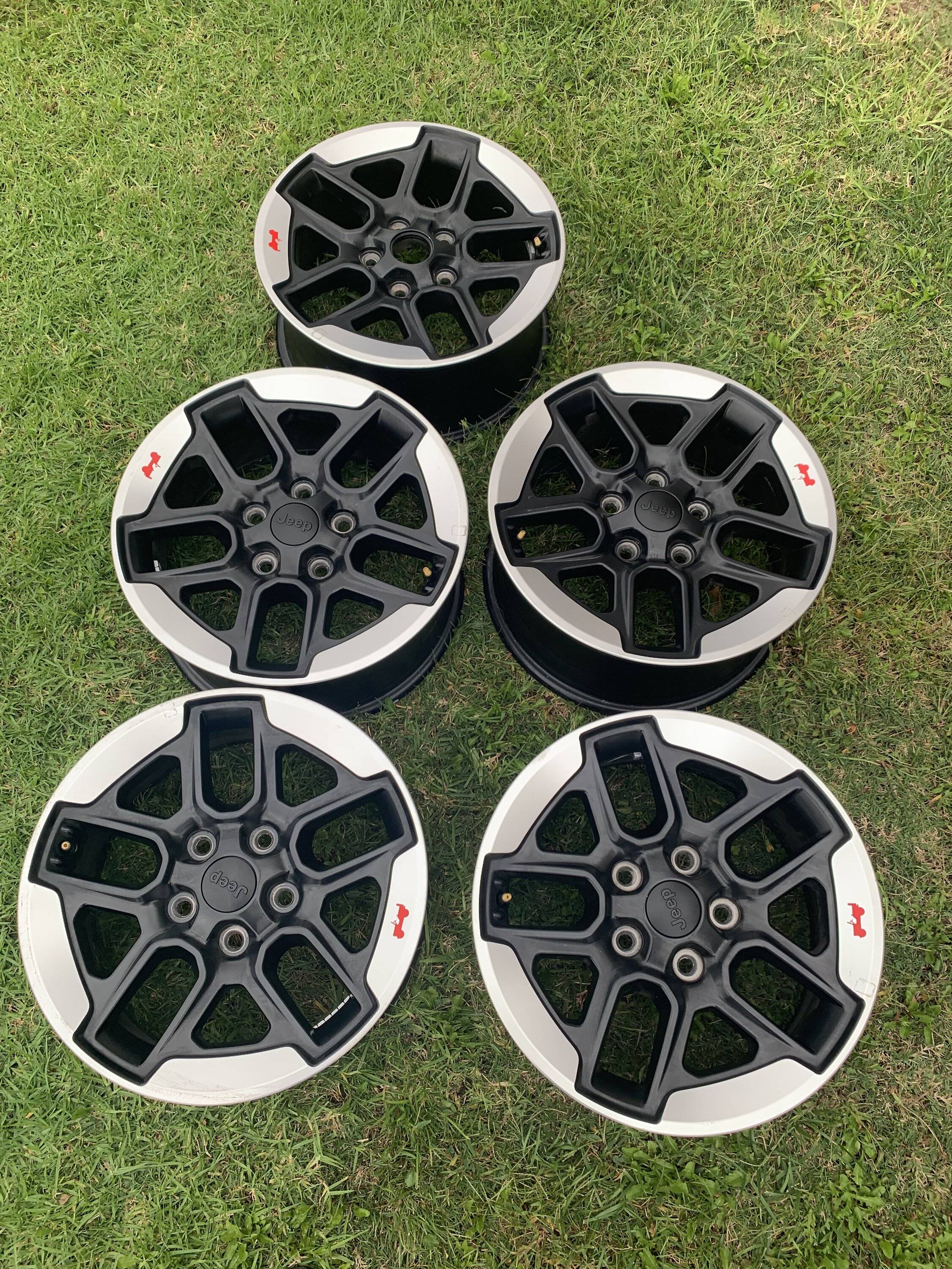 Jeep Wrangler JL Jeep rubicon wheels 69208AD5-63F8-497E-96E5-7D0ACF33FE0A