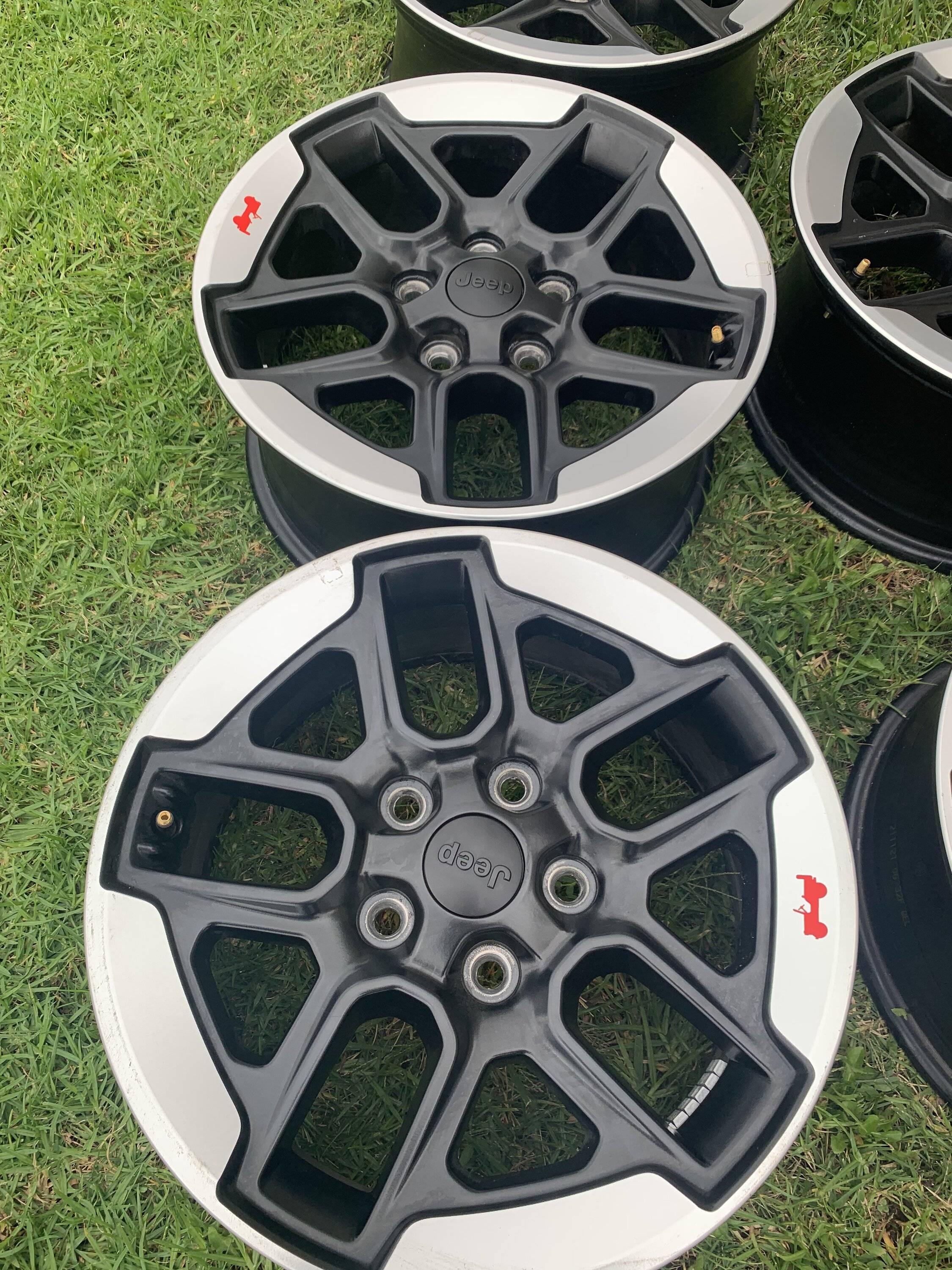 Jeep Wrangler JL Jeep rubicon wheels 9FDDBDA1-A431-4CED-A2D3-D2C706A8CC64