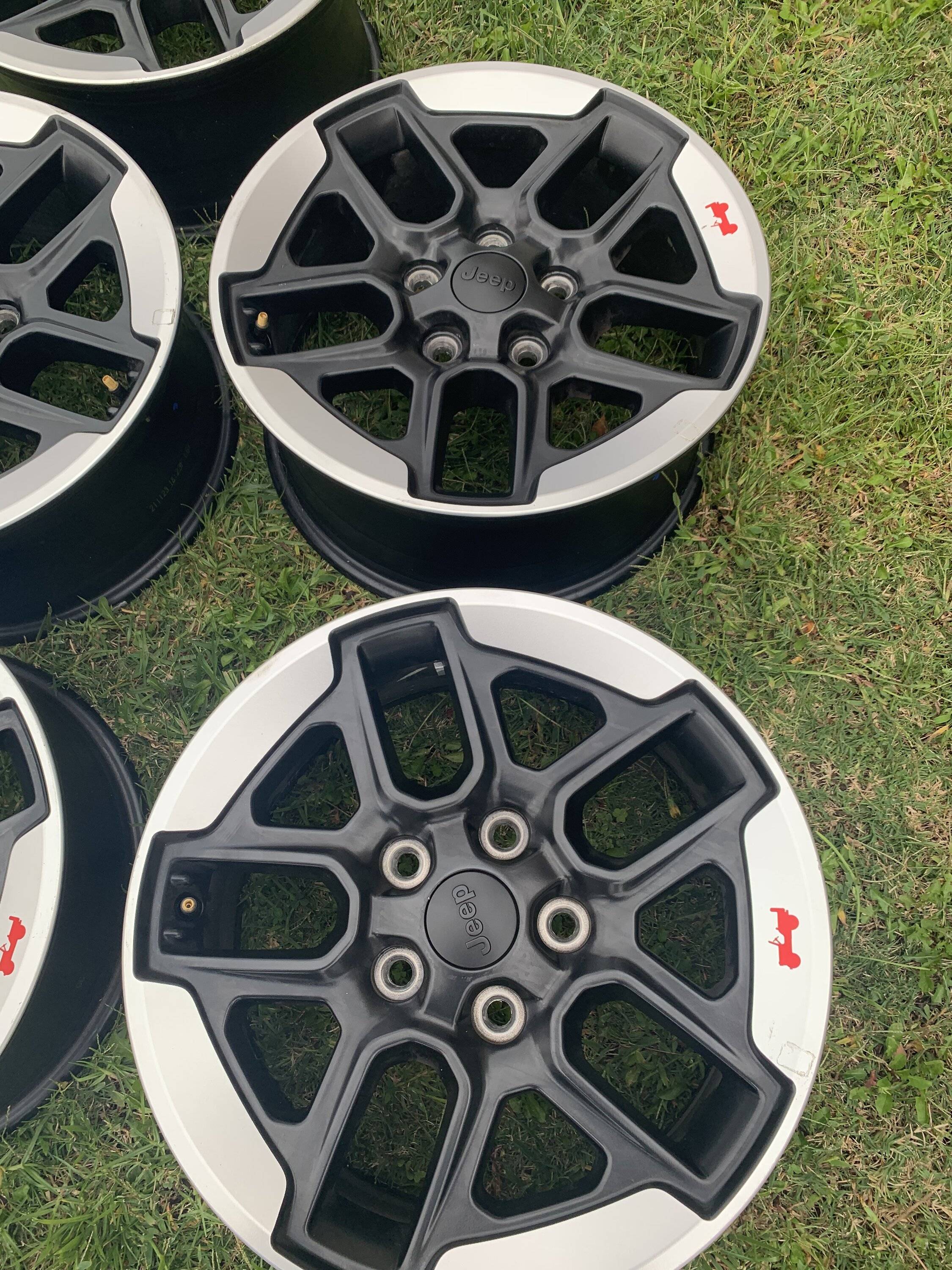 Jeep Wrangler JL Jeep rubicon wheels 7CD0C4AB-5CB8-469D-A515-841458AB0B54