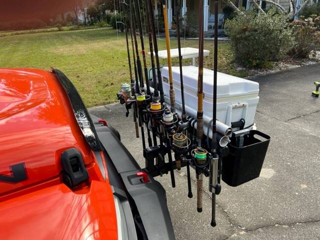 Jeep Wrangler JL Transporting fishing rods 5