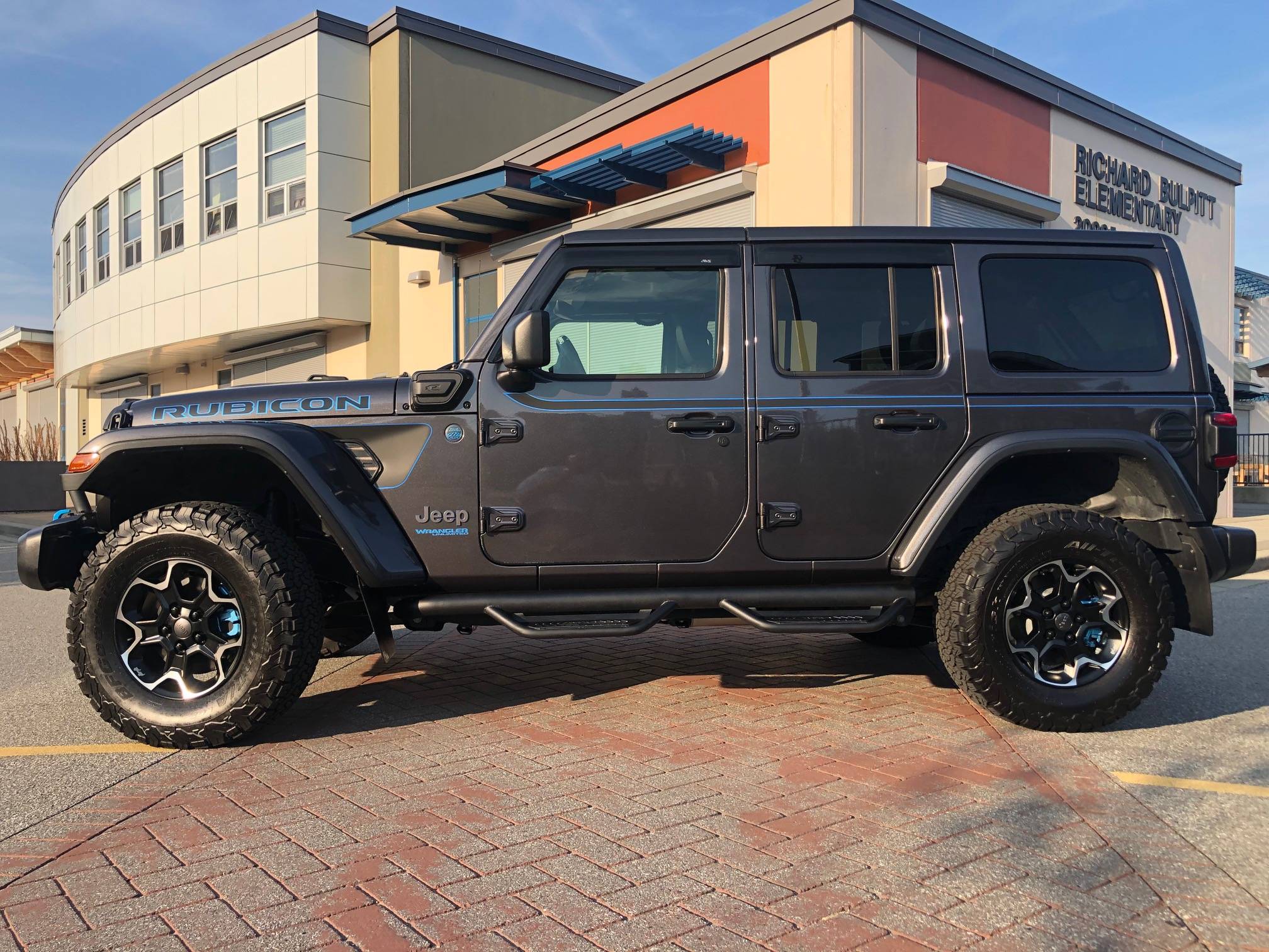 Jeep Wrangler JL 1941 Swoosh Bodyside Graphic 2022 Aug (3)