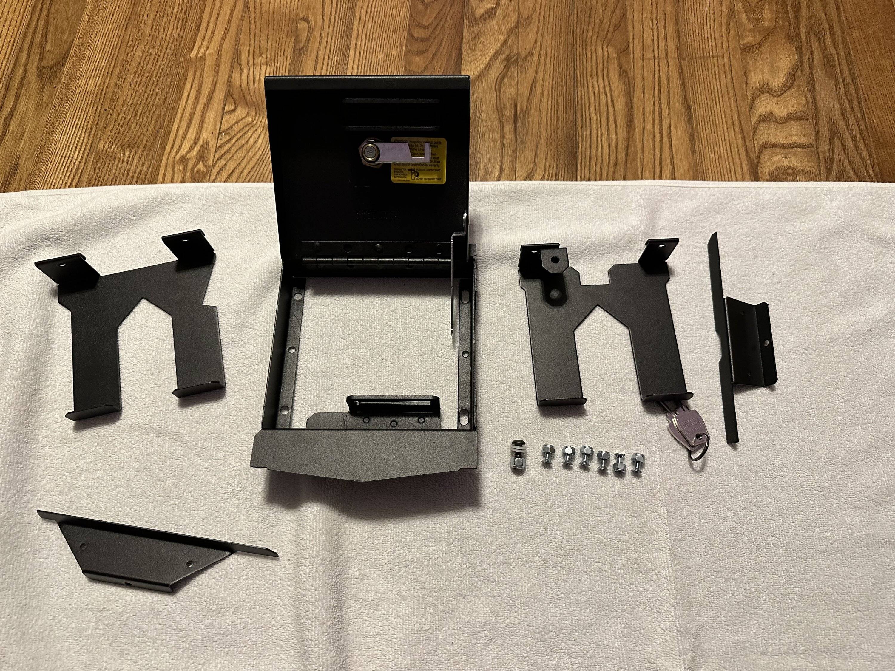 Jeep Wrangler JL Tuffy Security Console Lockbox 029B410E-B9E8-4E33-9088-50CF5ED17549