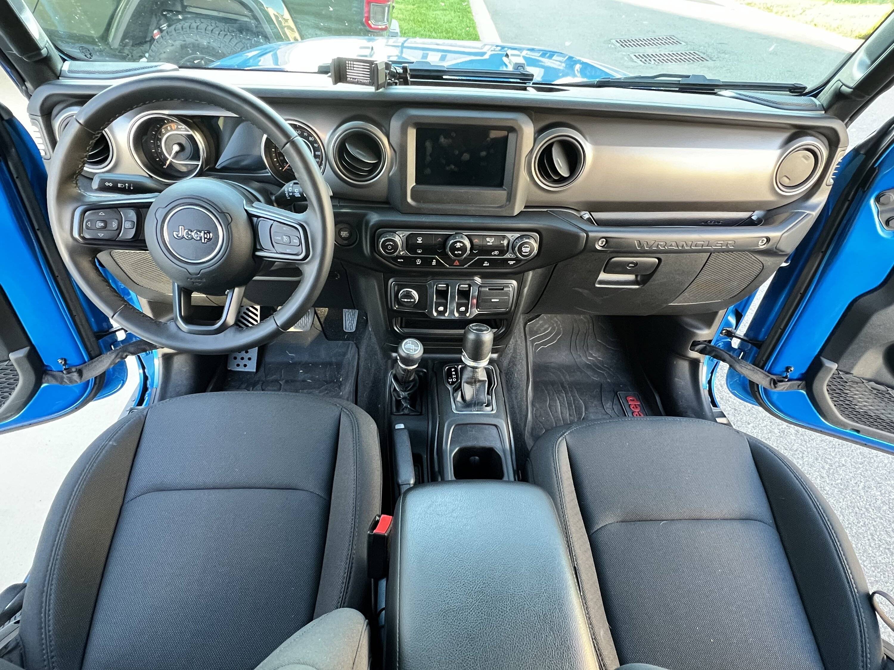 Jeep Wrangler JL Wrangle JL 2Door HydroBlue 40F1FAD3-EBA6-42F3-BA9A-E2CDF6946289