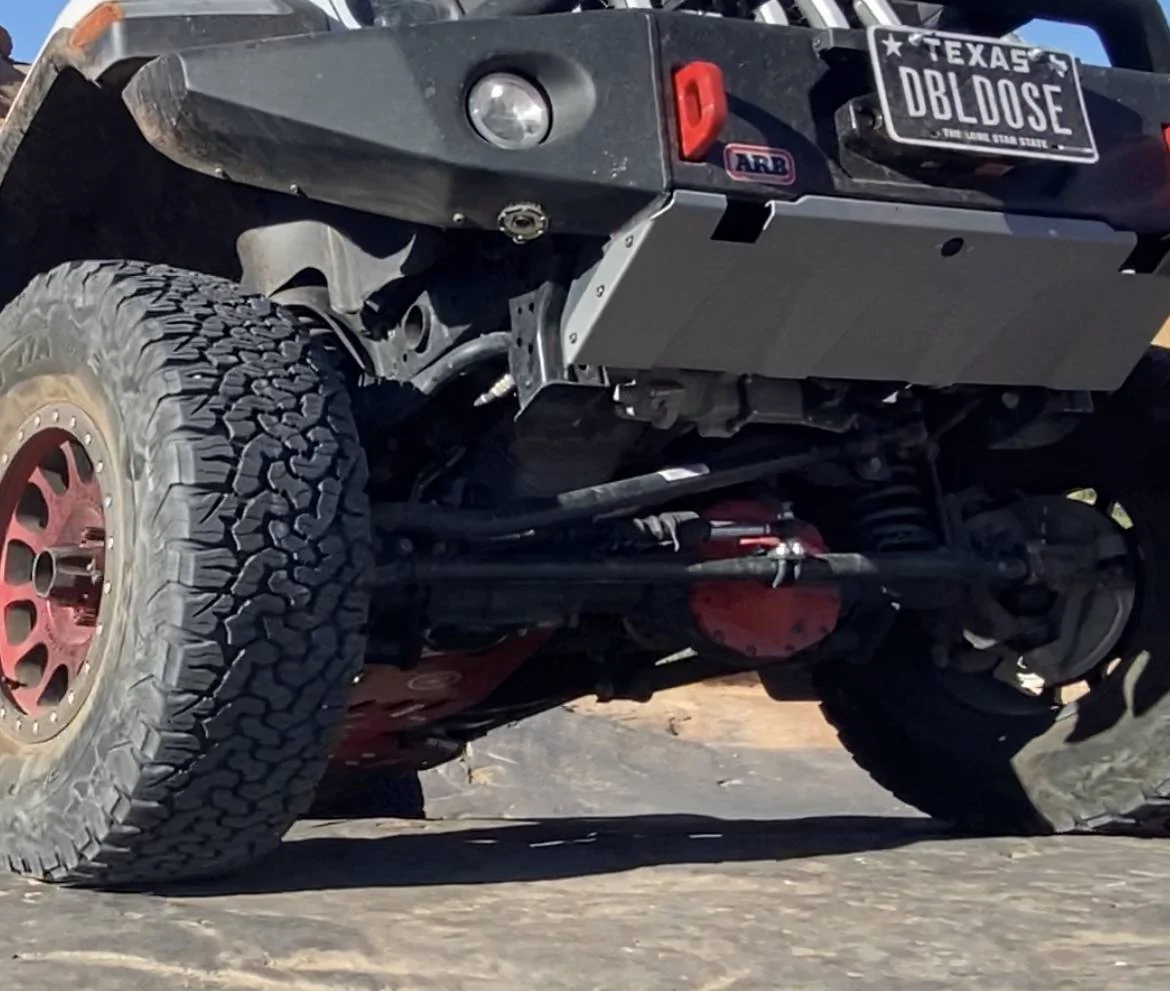 Jeep Wrangler JL Huge front end fang? B0256E82-E846-4EAA-8CF1-5C29D2CCD0B2