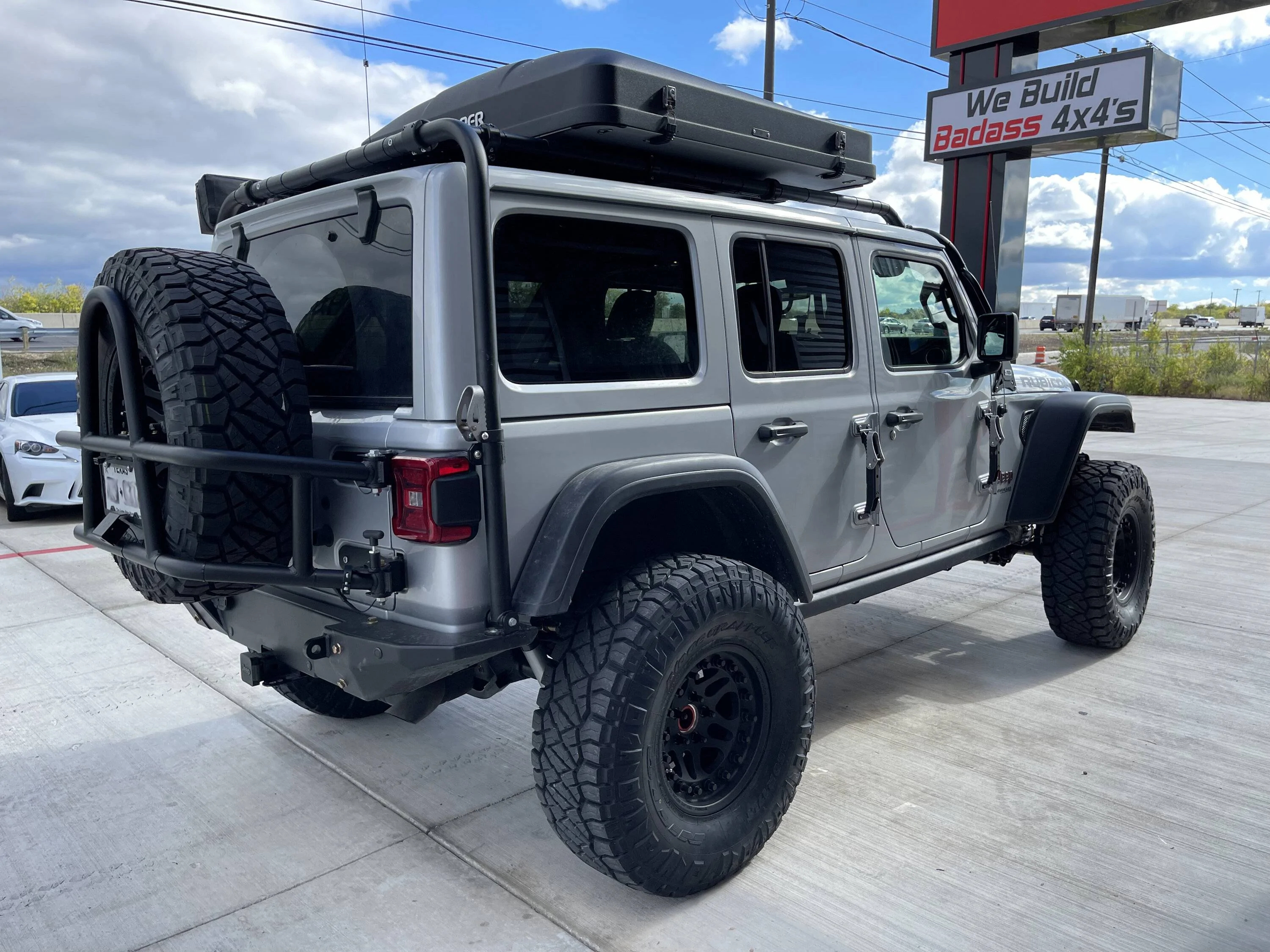 Astro Jeep - Rear.jpg