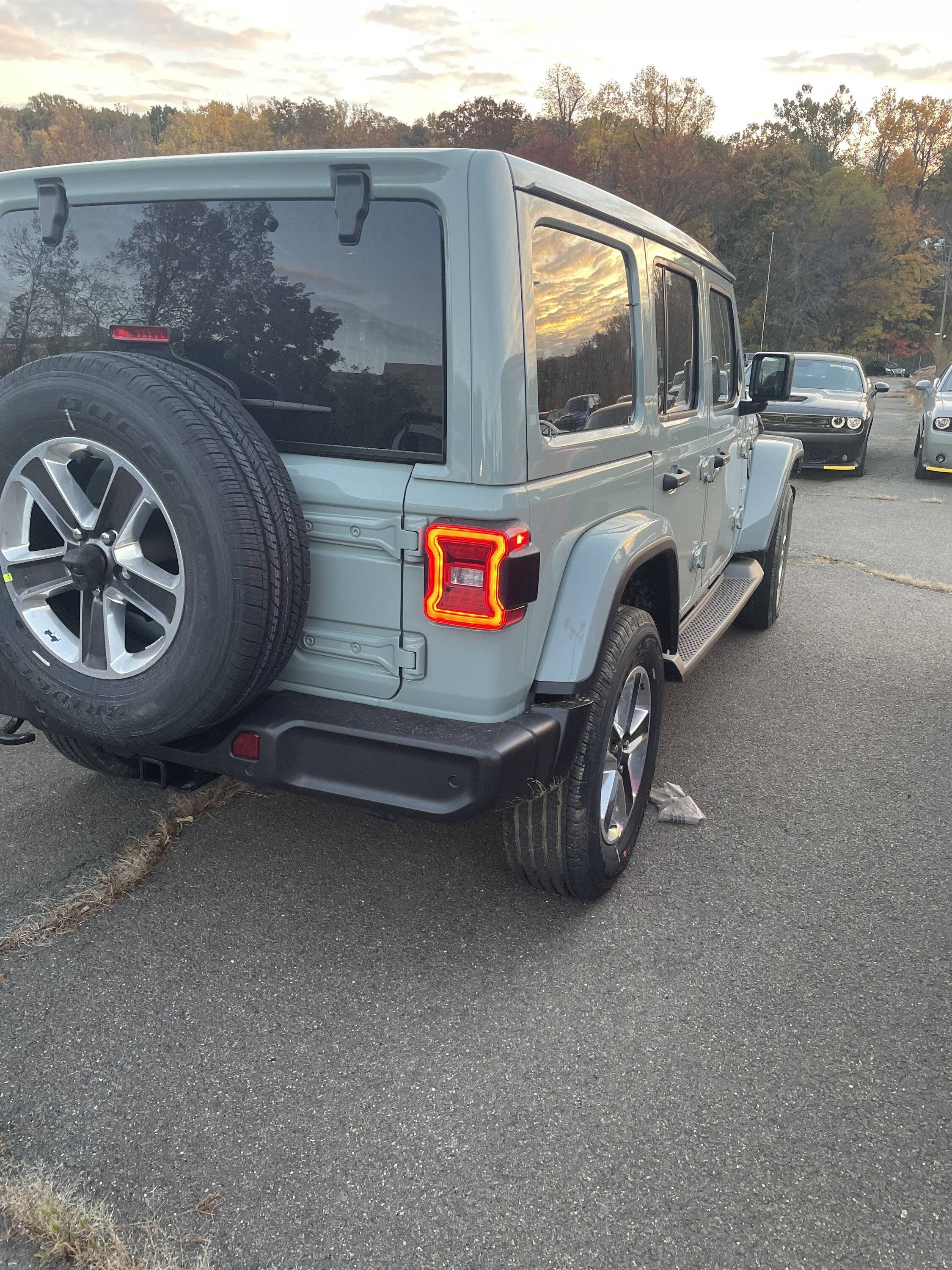 Jeep Wrangler JL Sahara earl 3B2D7A8C-074D-4D5A-A153-08DCBA534C0B