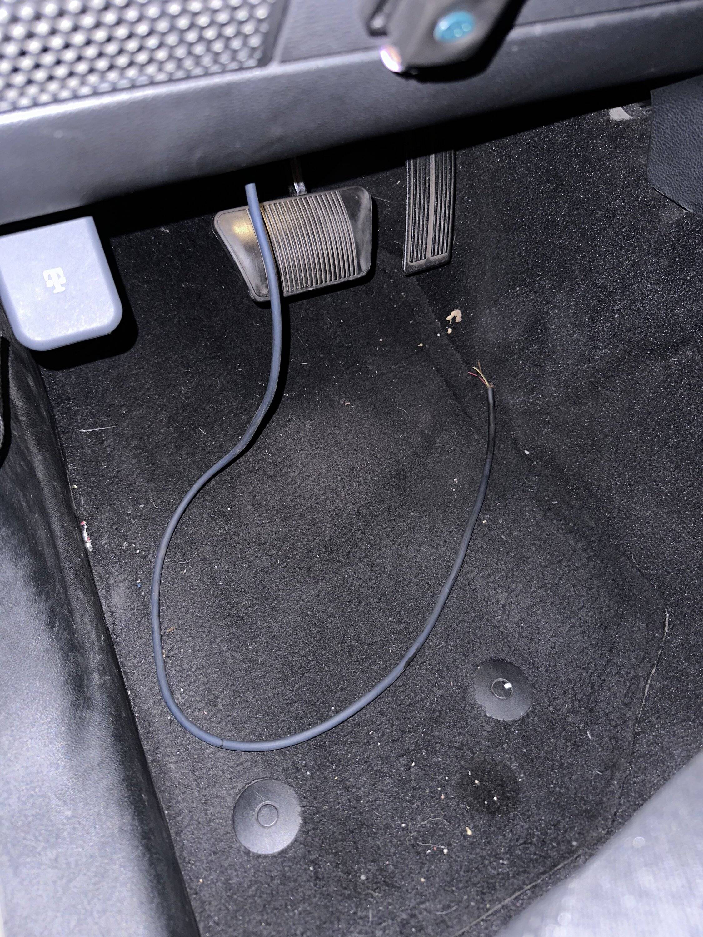 Jeep Wrangler JL Wire hanging from underneath steering wheel colum. E8642337-7033-4832-9D88-39F4F9AAFB63