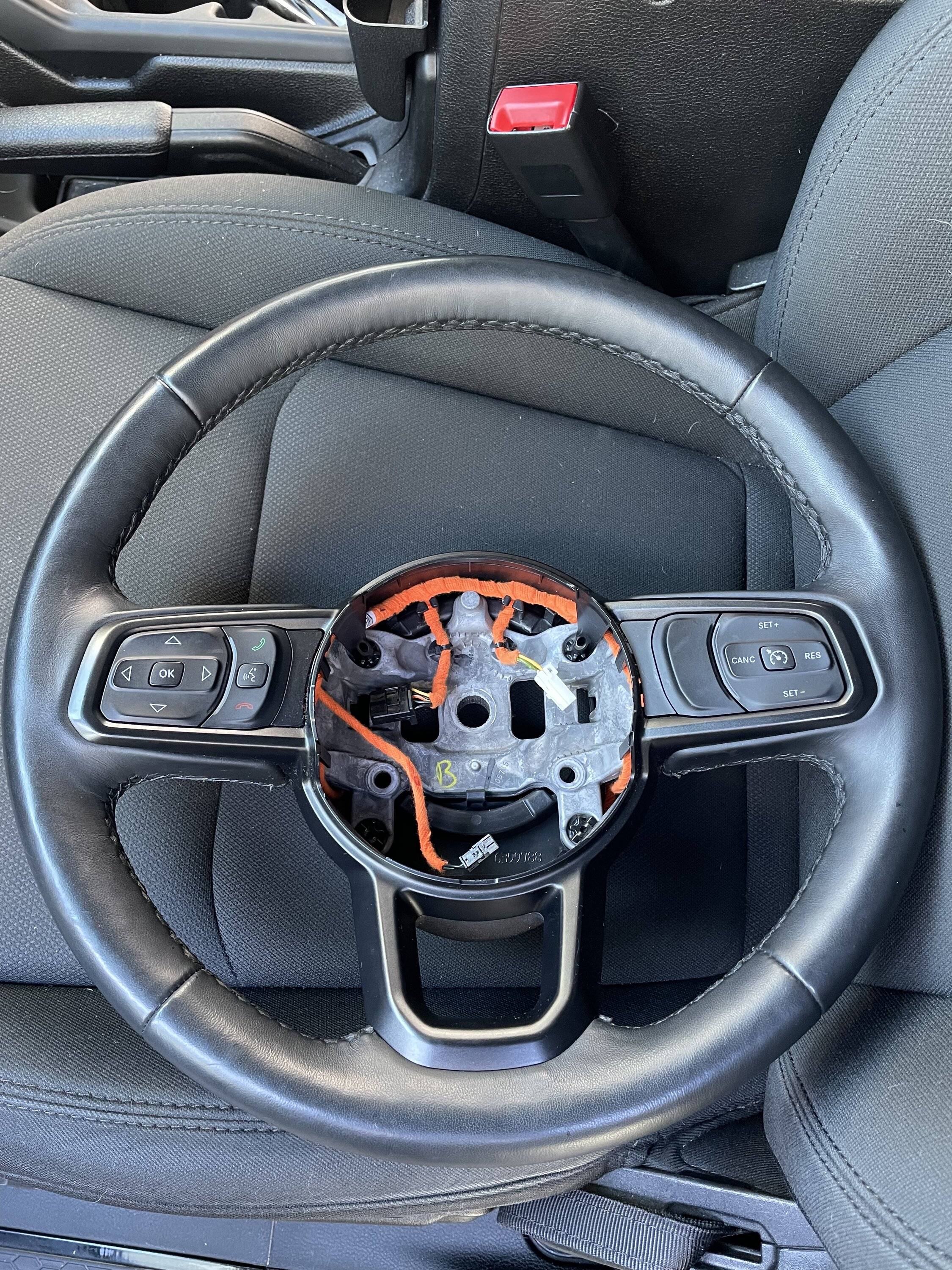 Jeep Wrangler JL Heated Leather Steering Wheel + HVAC control 3AFD6E00-140F-4A40-91EE-8A36530123F7