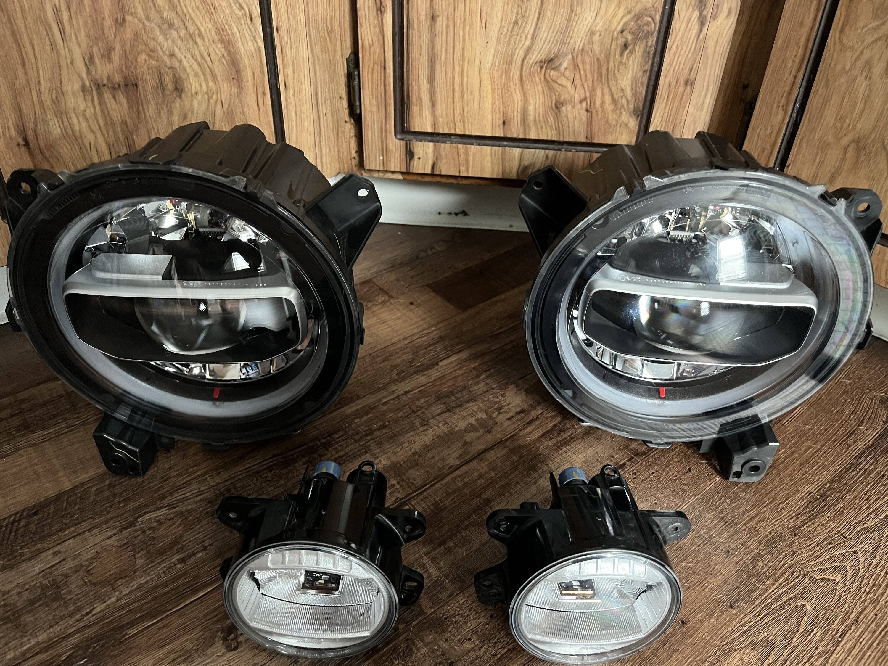 Jeep Wrangler JL JL OEM LED Headlights 93FB179A-CE8E-4BA9-BD03-FA05CAD65F4E