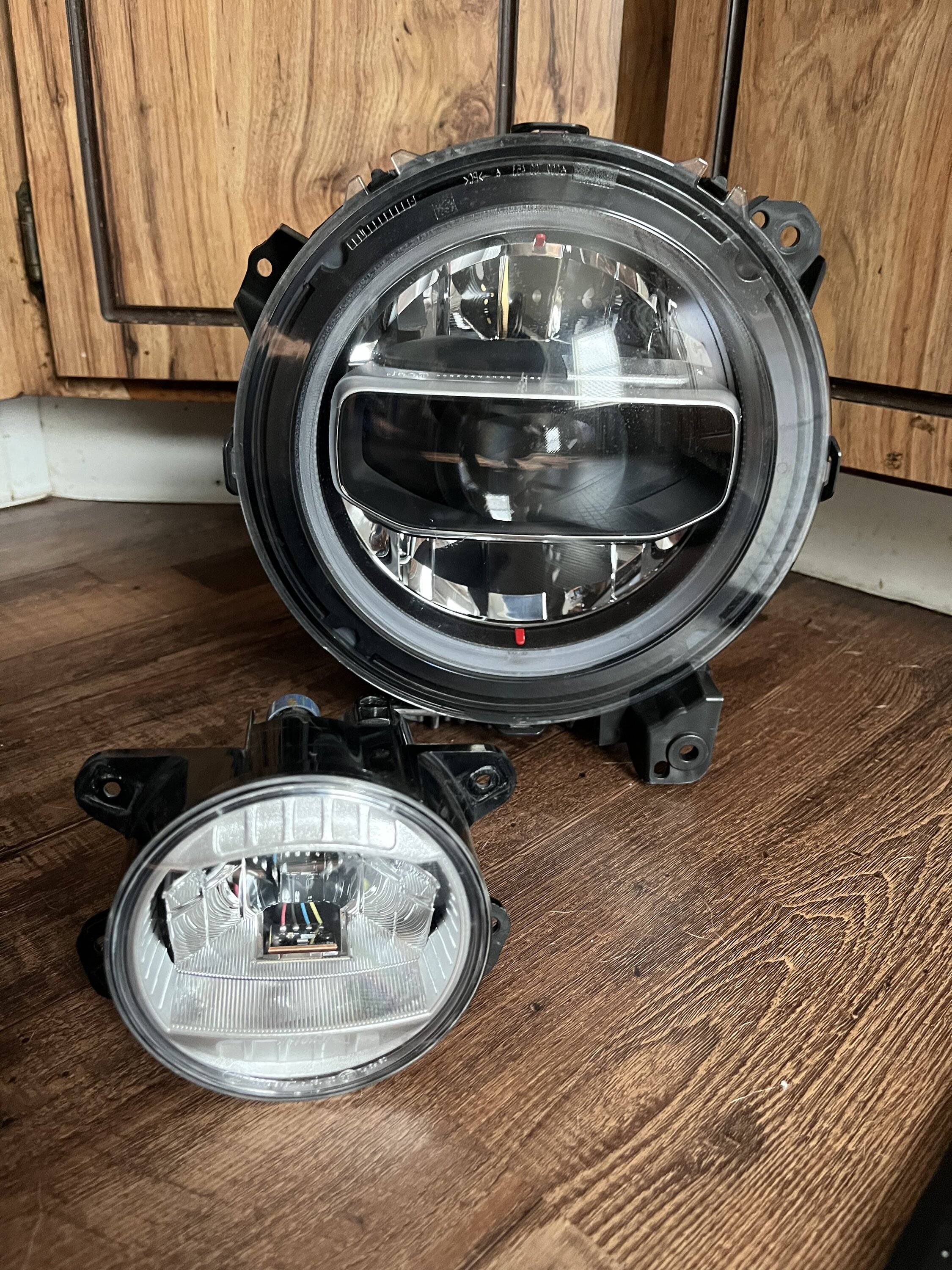Jeep Wrangler JL JL OEM LED Headlights D014D7D1-7FF3-4CC1-BBE2-F9E3334D6B17
