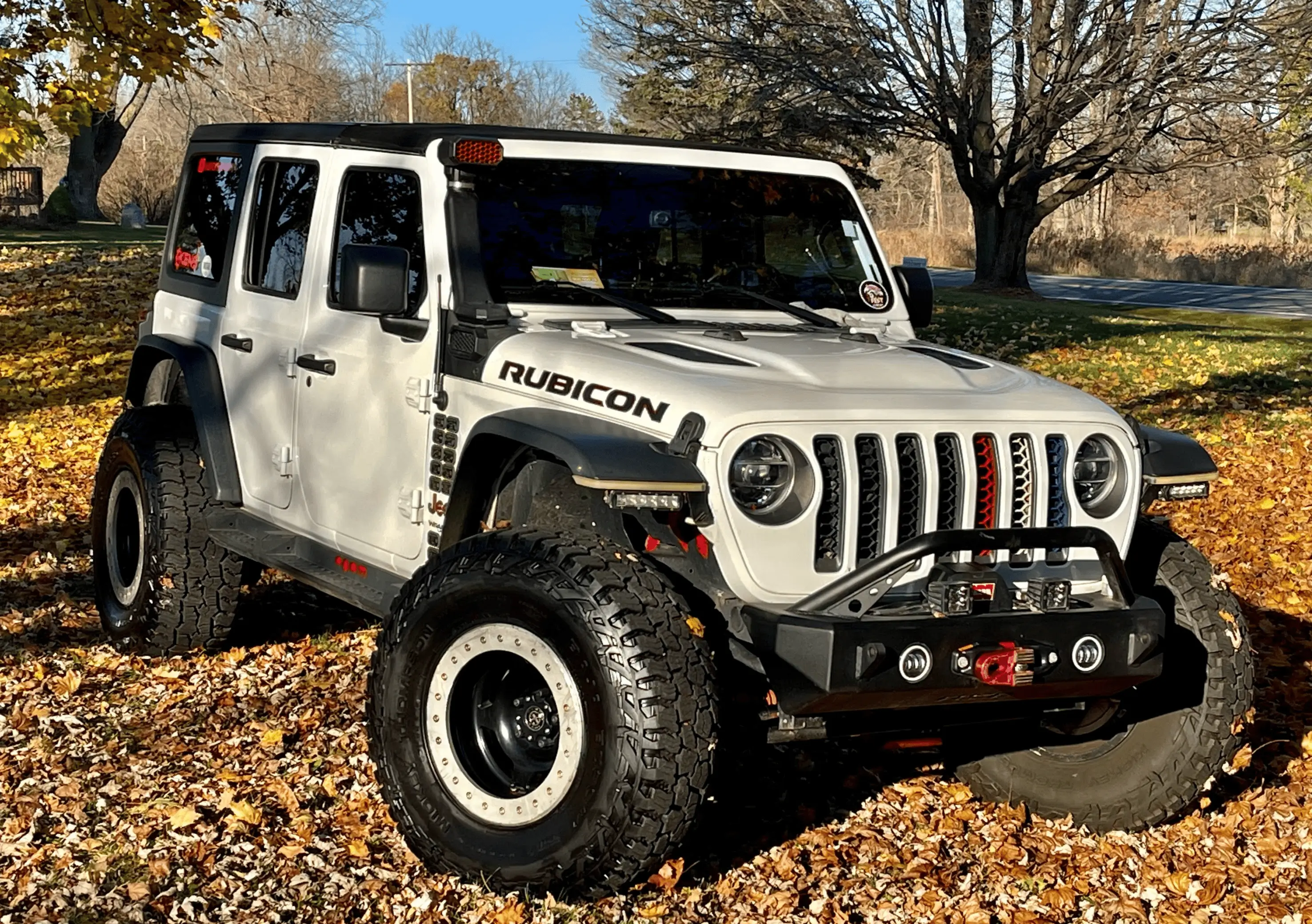 Jeep Wrangler JL Bubbles in Paint at Door Hinges 1667468160613