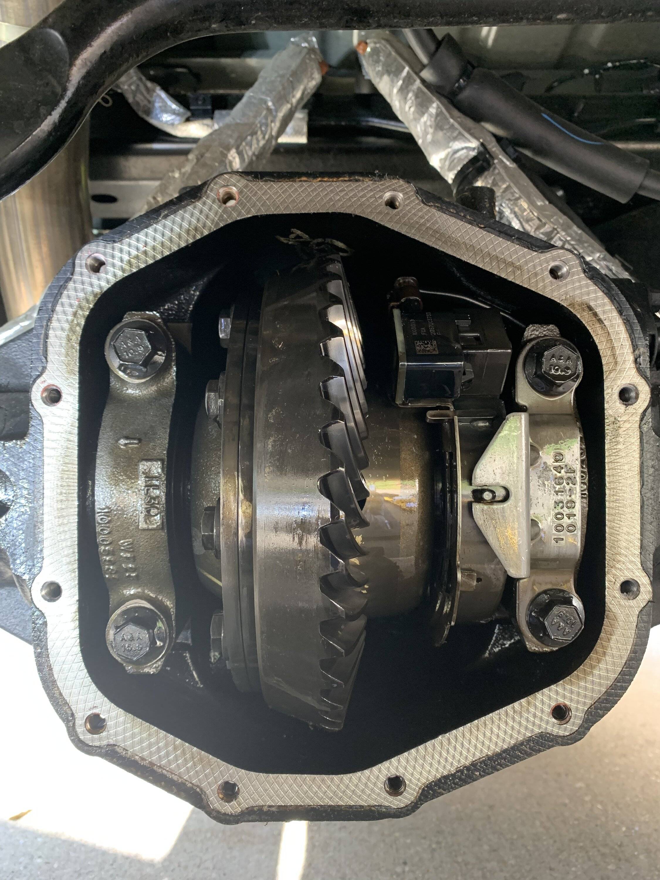 Jeep Wrangler JL Differential oil change ED626B92-BA7E-41E3-B66C-5CB2D87613AD