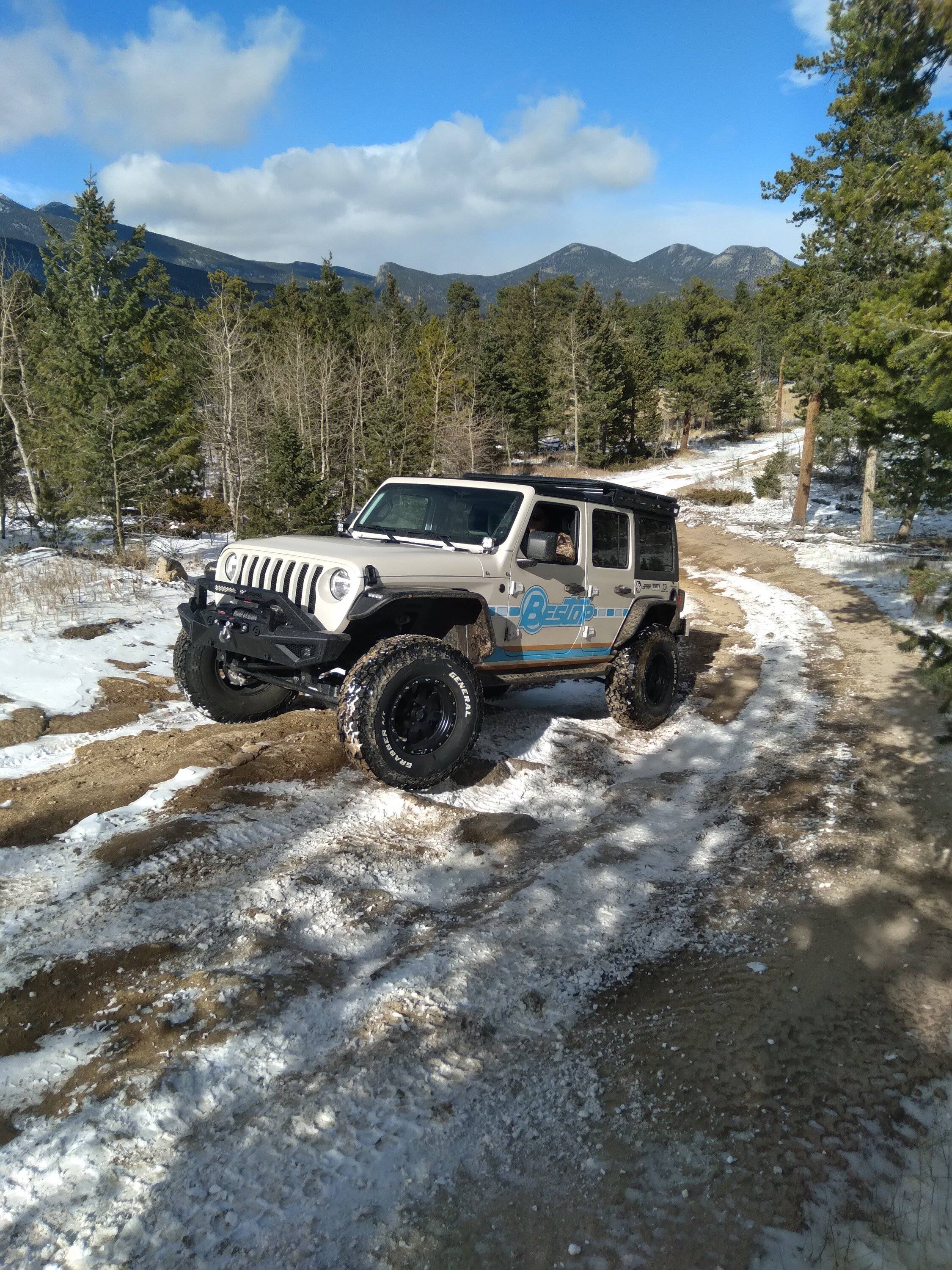 Jeep Wrangler JL Off-Roading Colorado 20221105_123515
