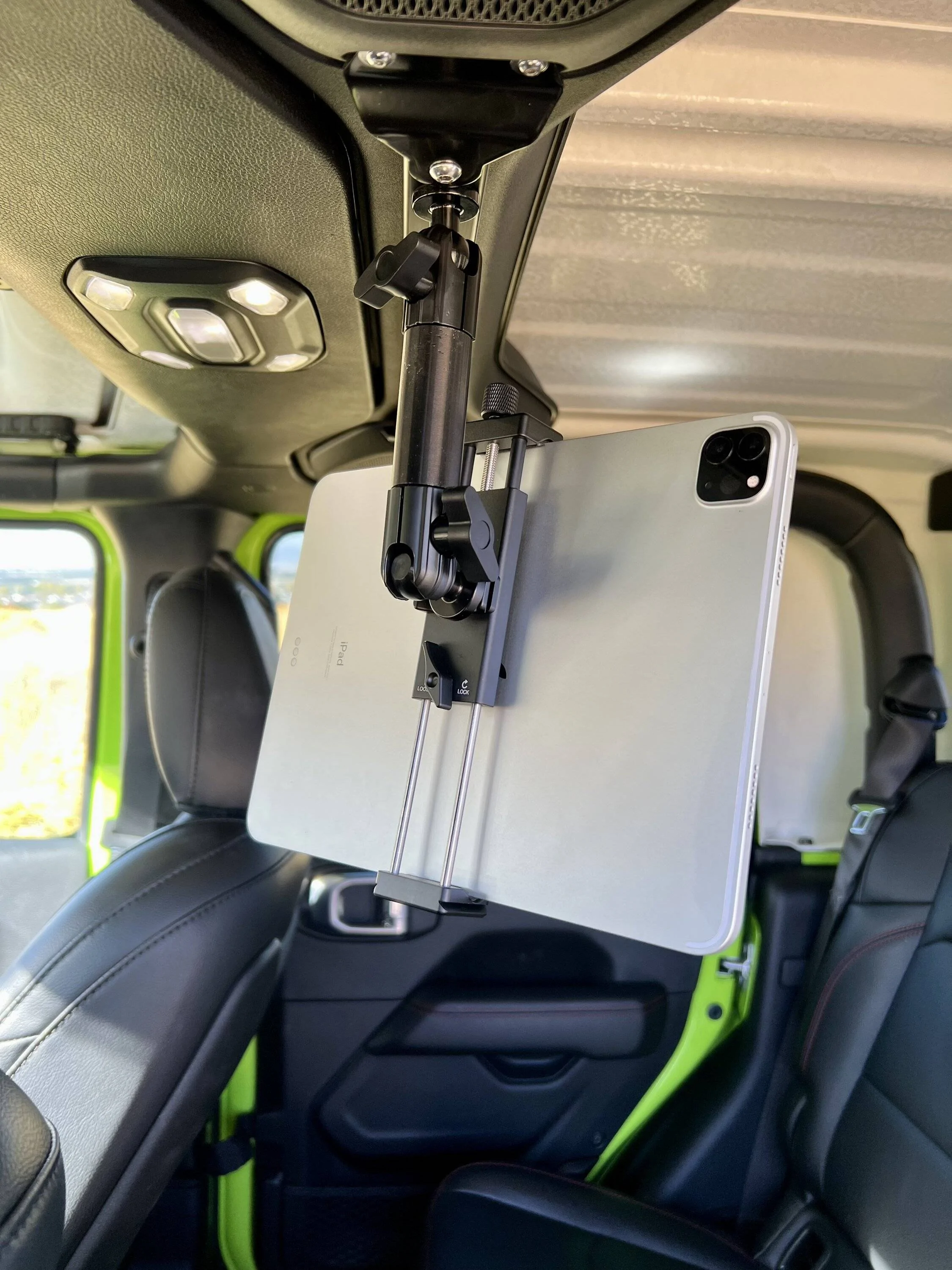 Jeep Wrangler JL Vector Offroad JL/Gladiator Rear Seat E-Dock 58FEF765-F4B4-4D9E-B5FD-30ADDC1064E3