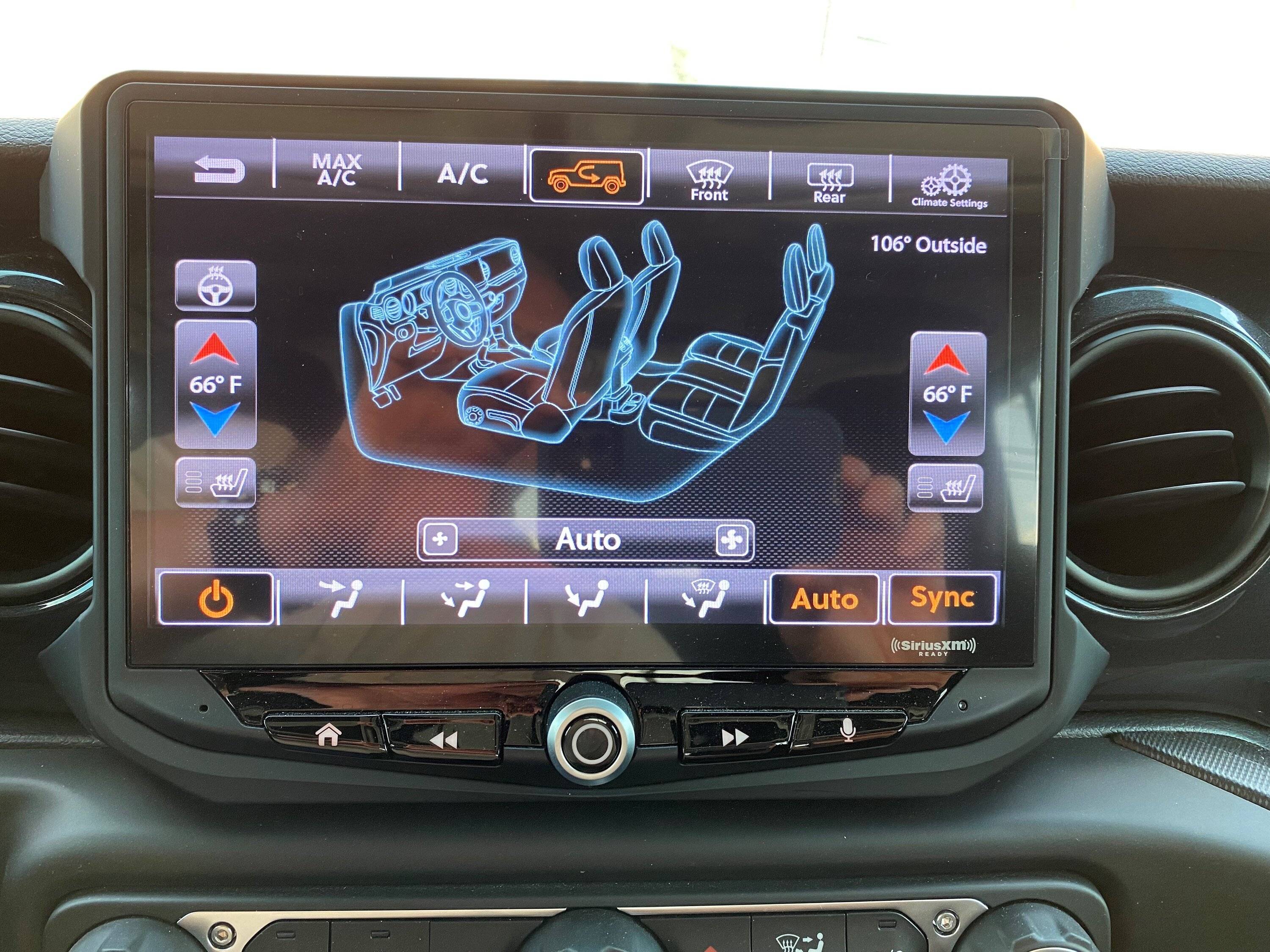 Jeep Wrangler JL Uconnect 8.4 backup intermittent problem. Stinger 1