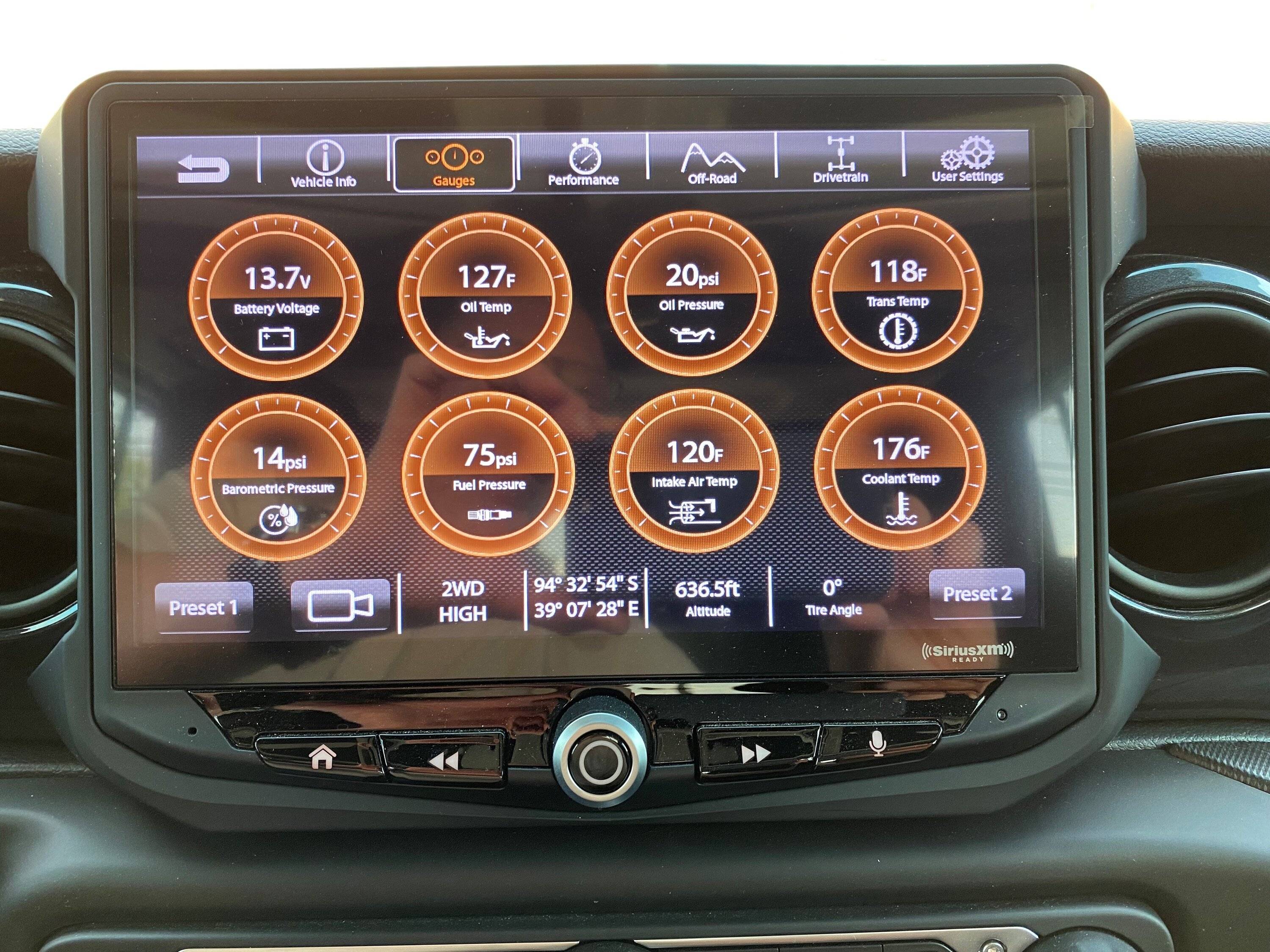 Jeep Wrangler JL Uconnect 8.4 backup intermittent problem. Stinger 2